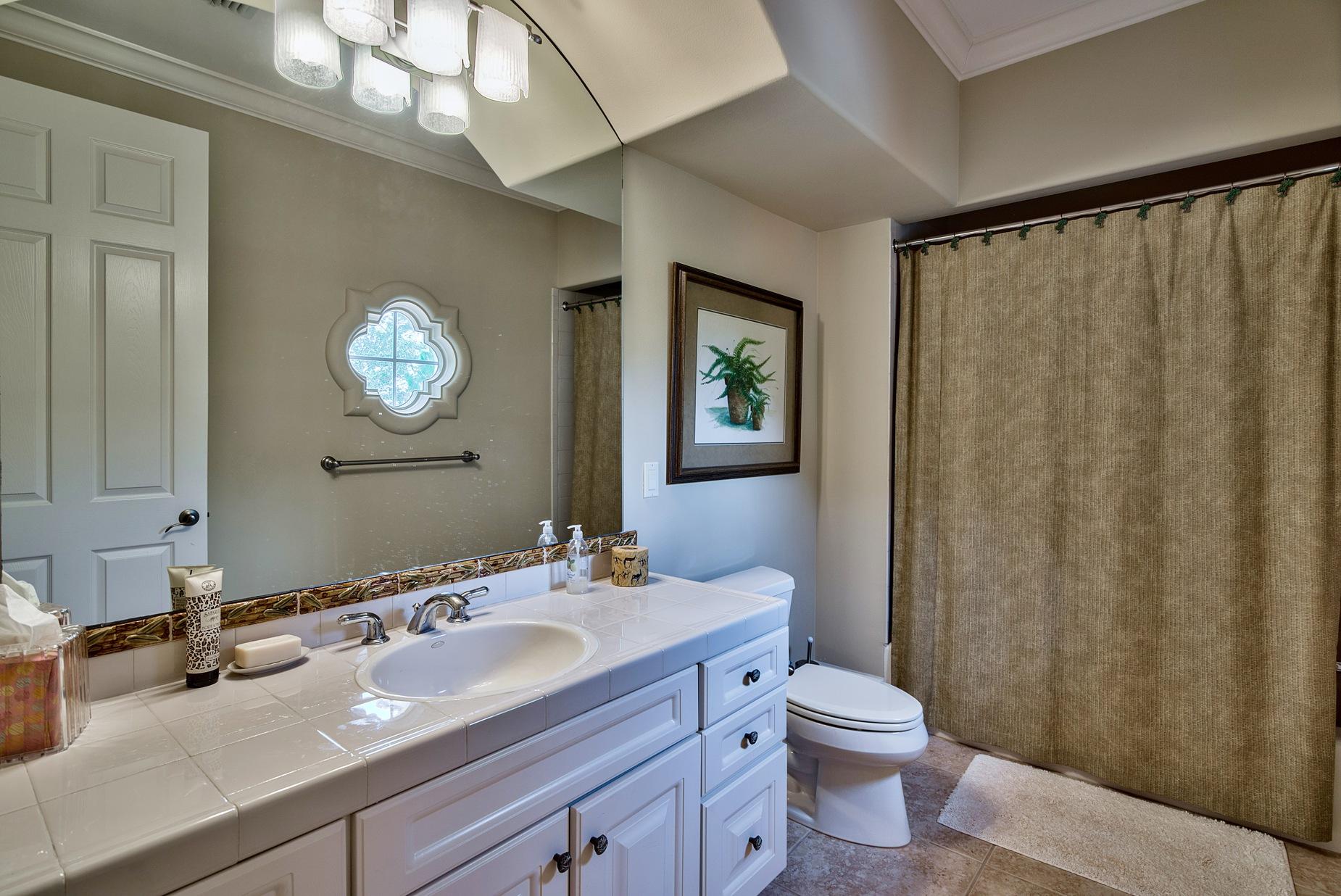 ISLAND GREEN - Residential