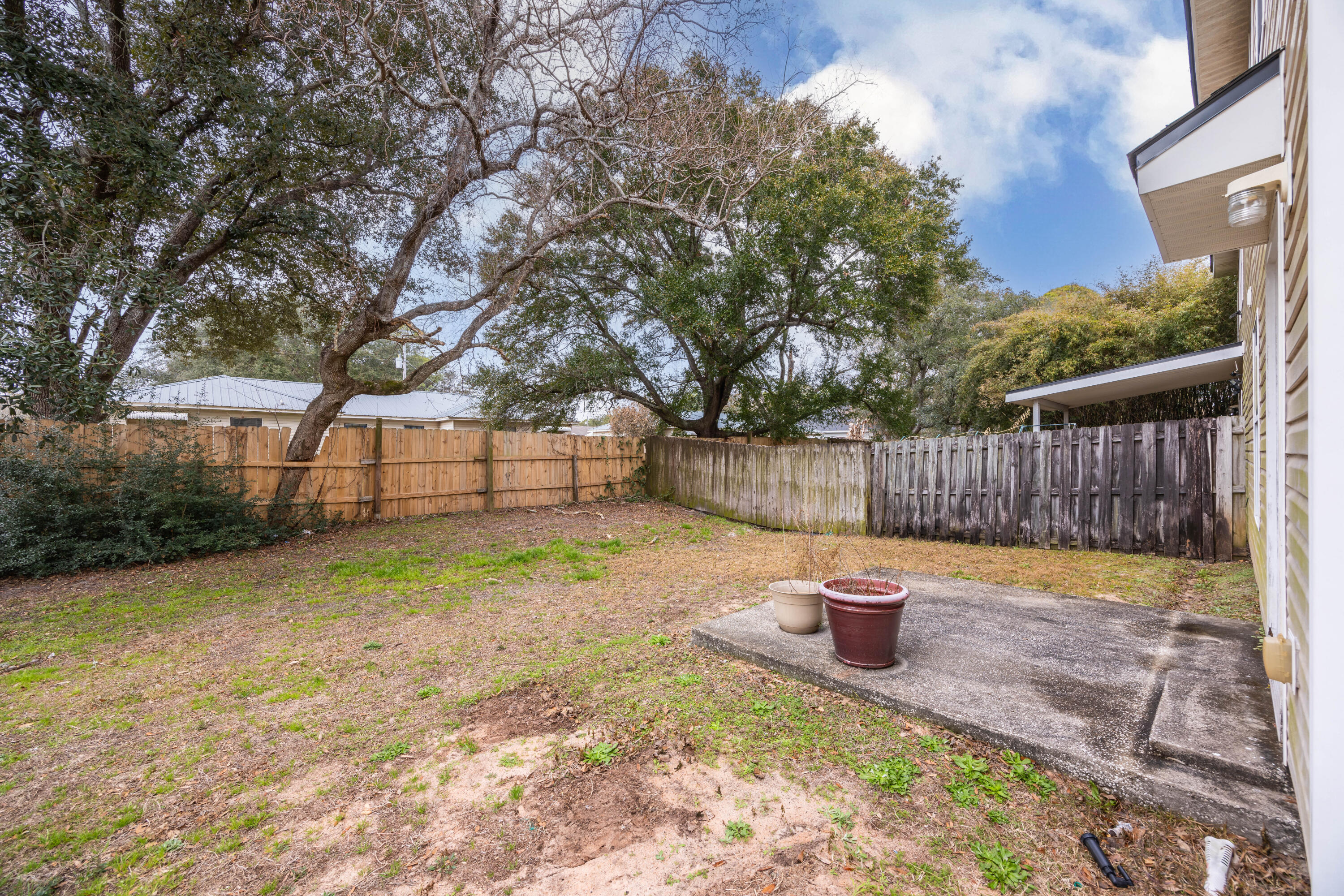 SANTA ROSA OAKS CONDOMINIUM - Residential