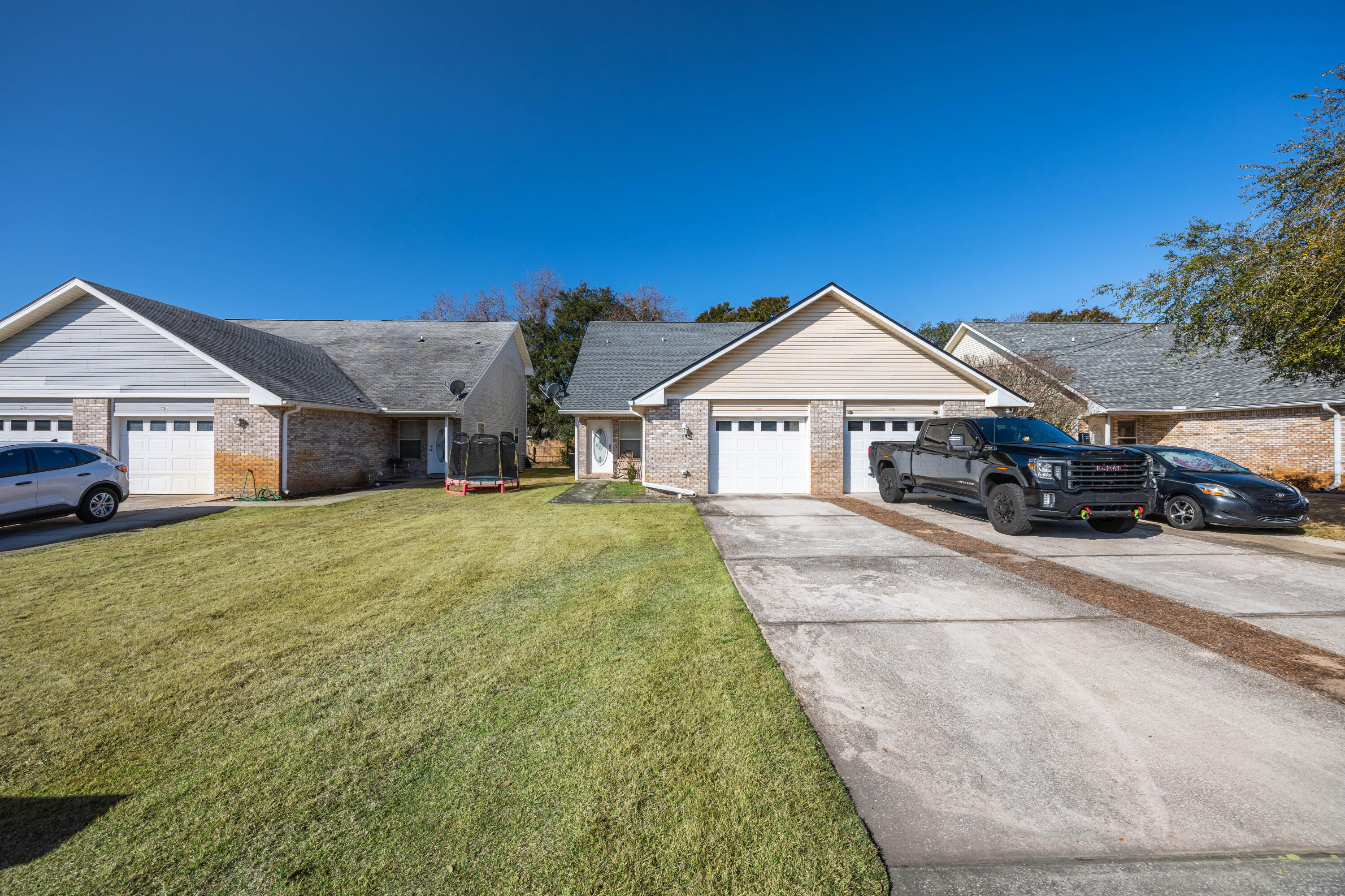 SANTA ROSA OAKS CONDOMINIUM - Residential
