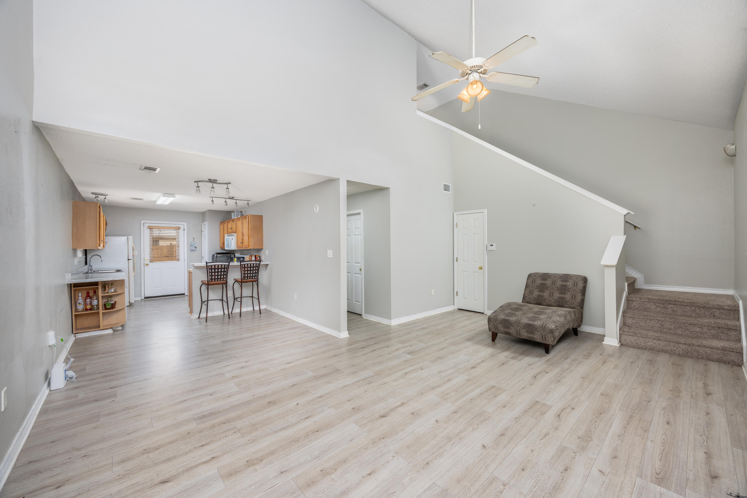 SANTA ROSA OAKS CONDOMINIUM - Residential