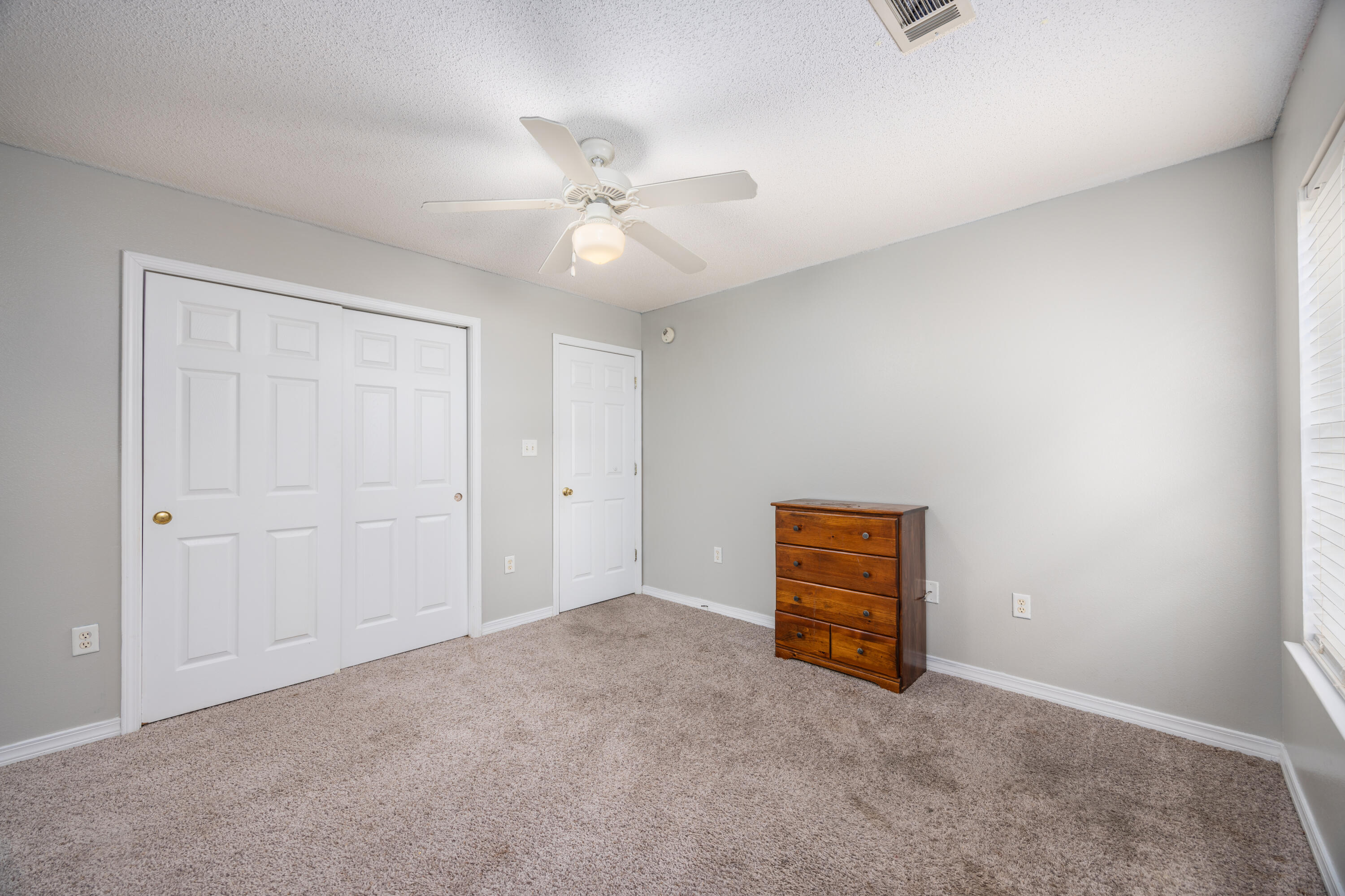 SANTA ROSA OAKS CONDOMINIUM - Residential