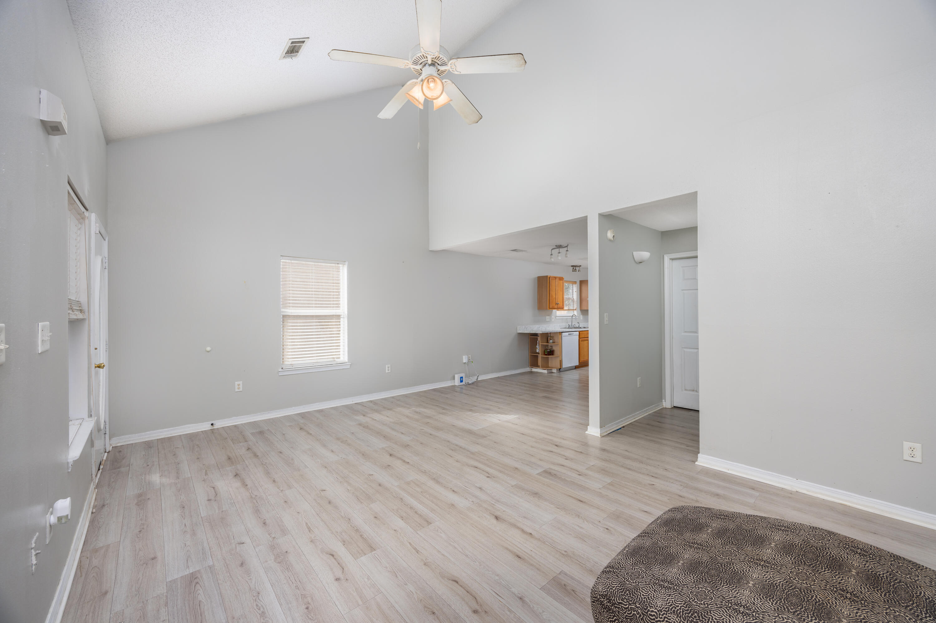 SANTA ROSA OAKS CONDOMINIUM - Residential