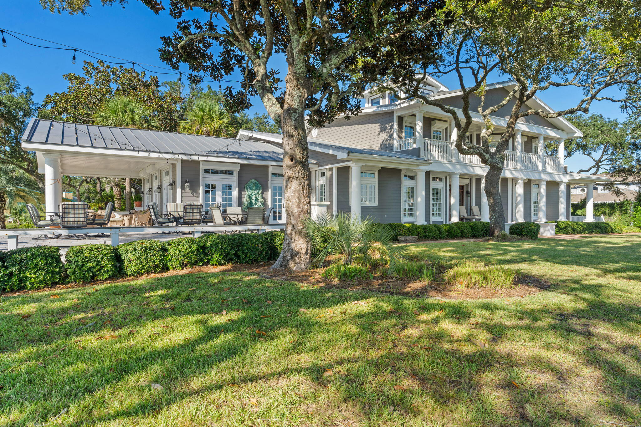 PARADISE POINT - Residential