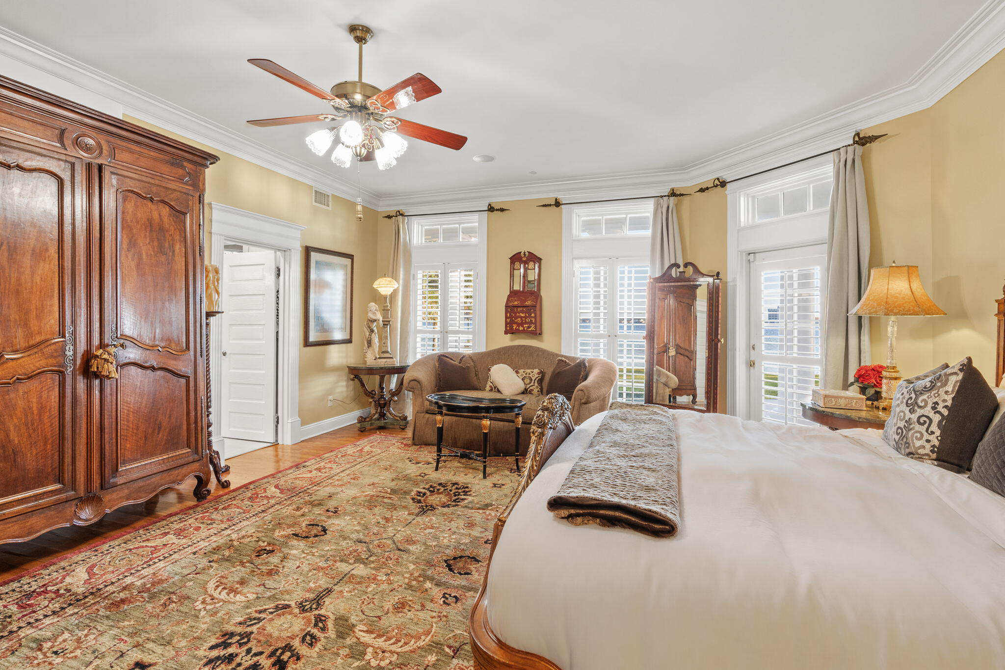 PARADISE POINT - Residential