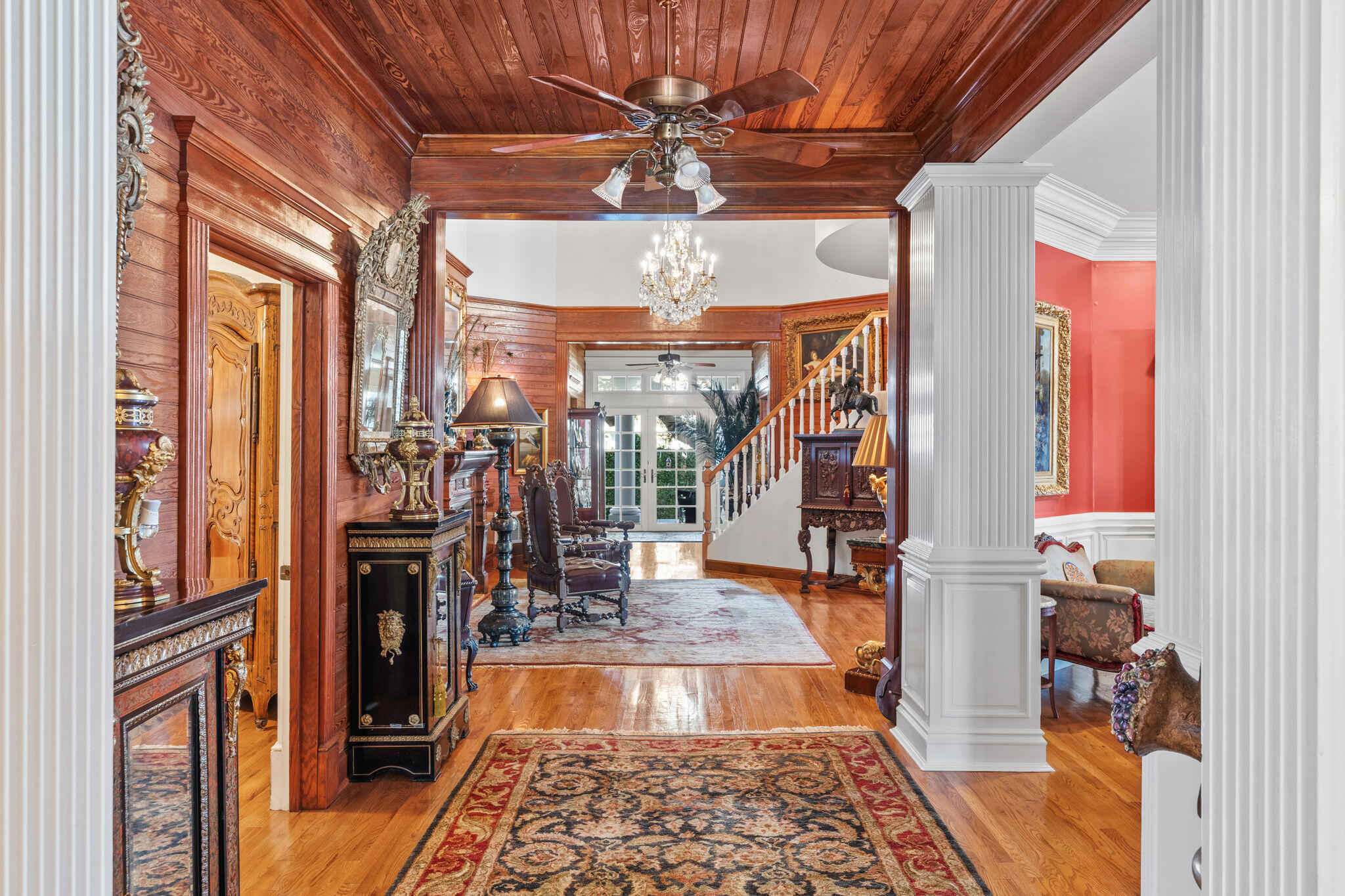 PARADISE POINT - Residential