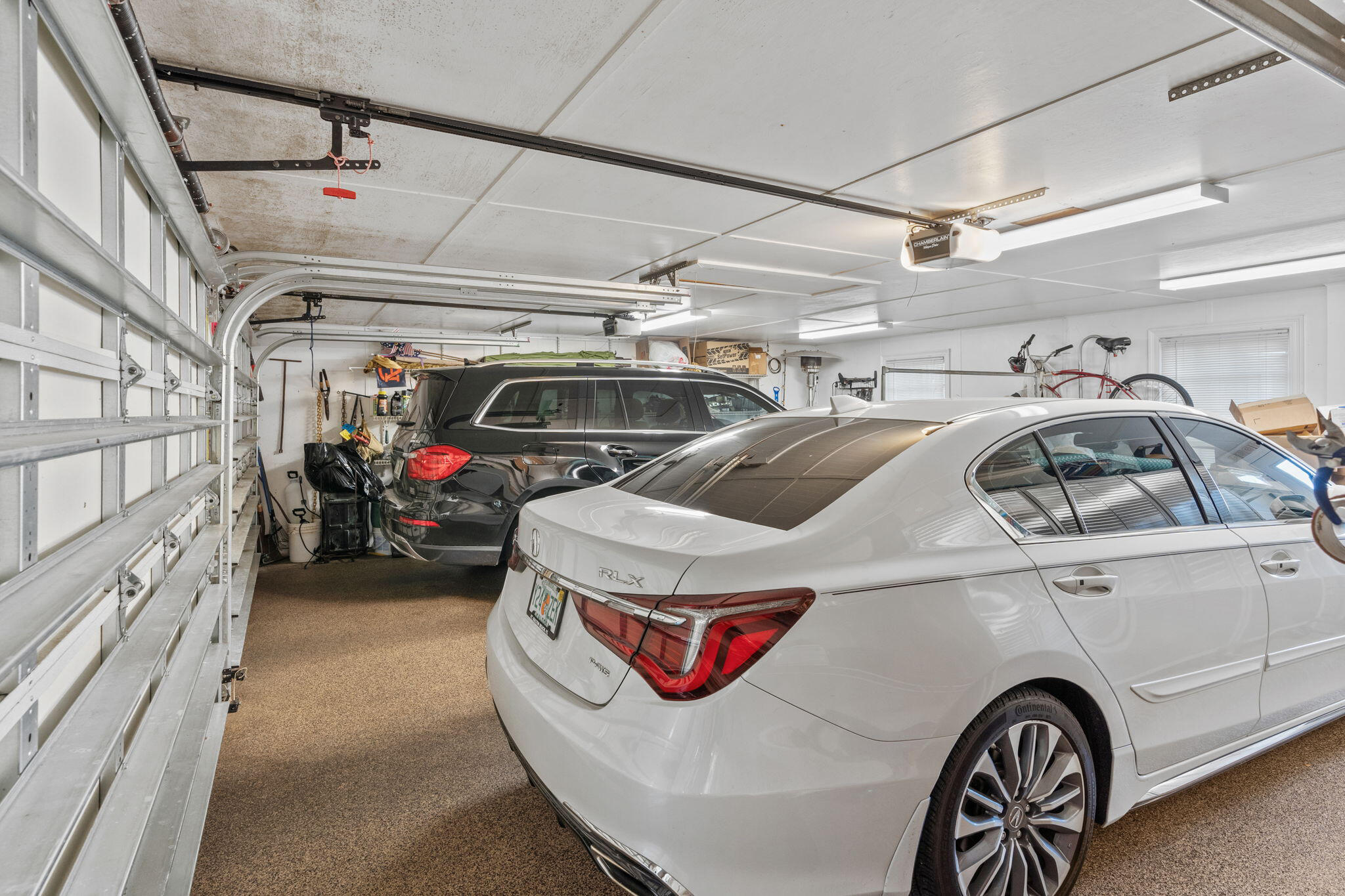 PARADISE POINT - Residential