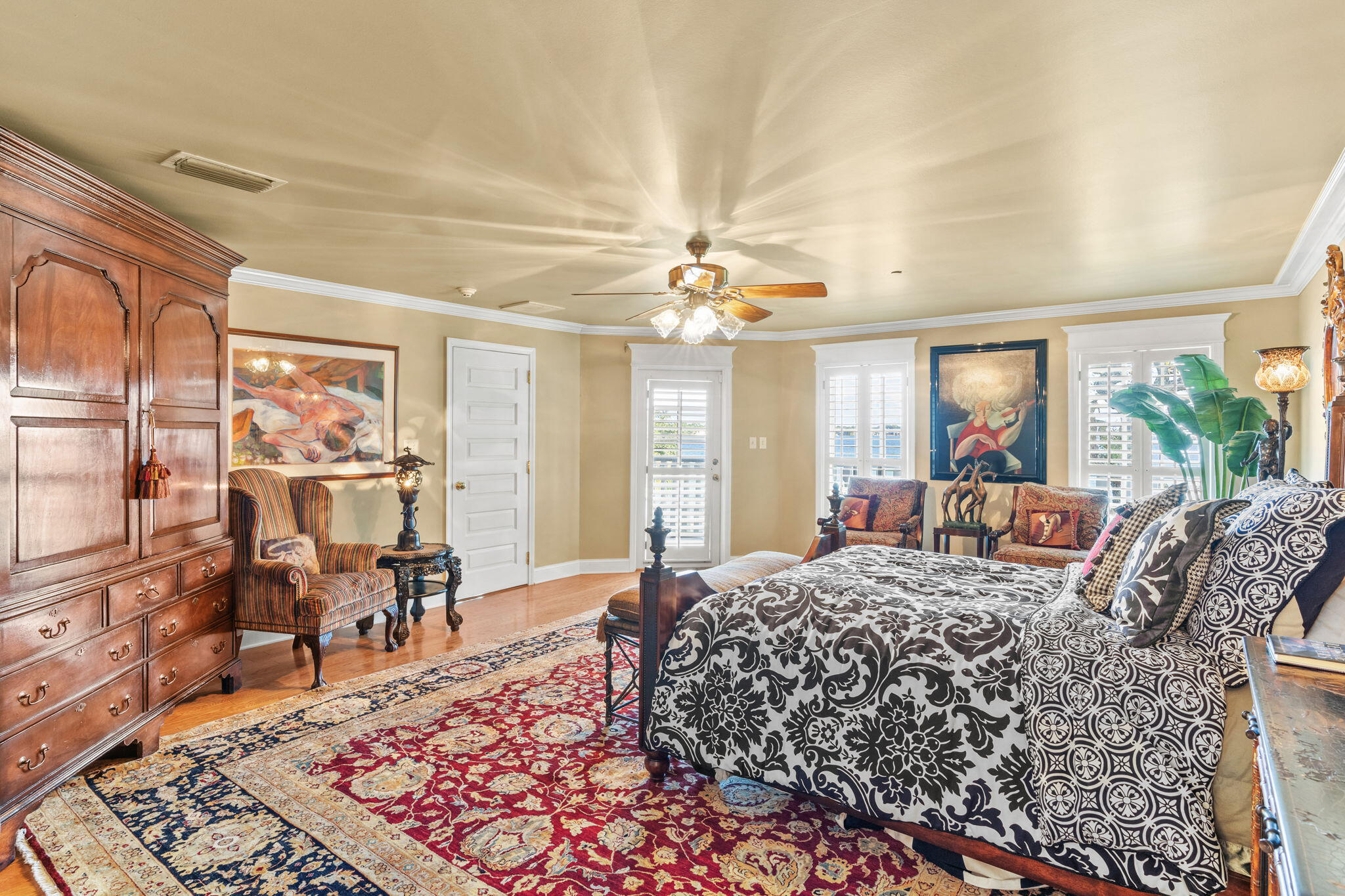 PARADISE POINT - Residential