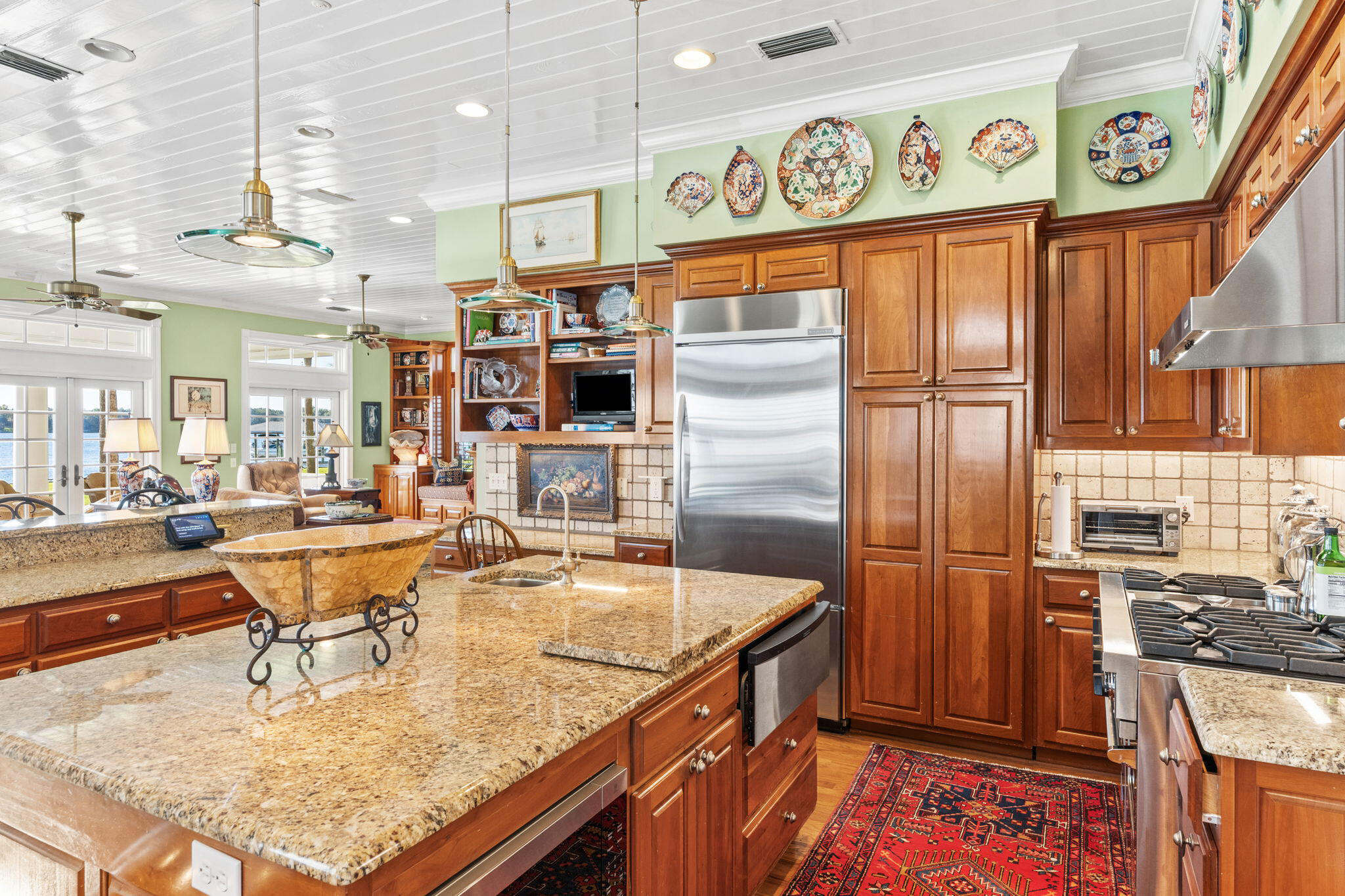 PARADISE POINT - Residential