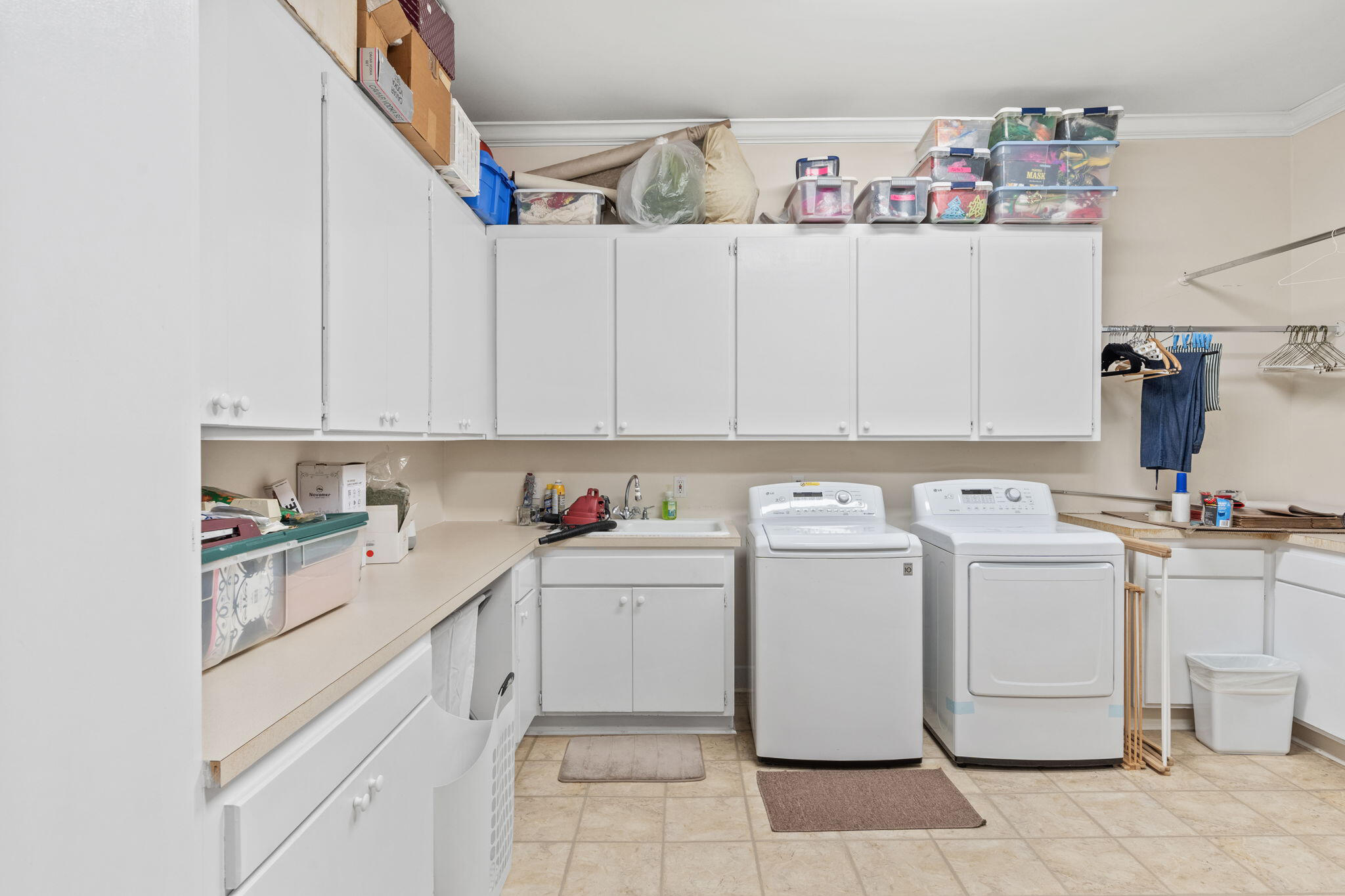 PARADISE POINT - Residential