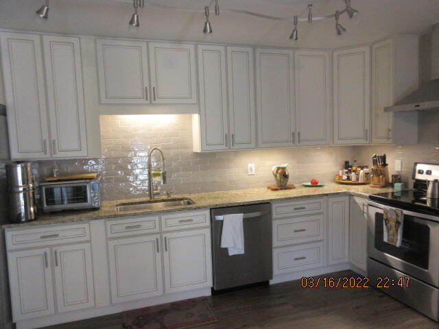 DONLABROOK GARDYNS - Residential