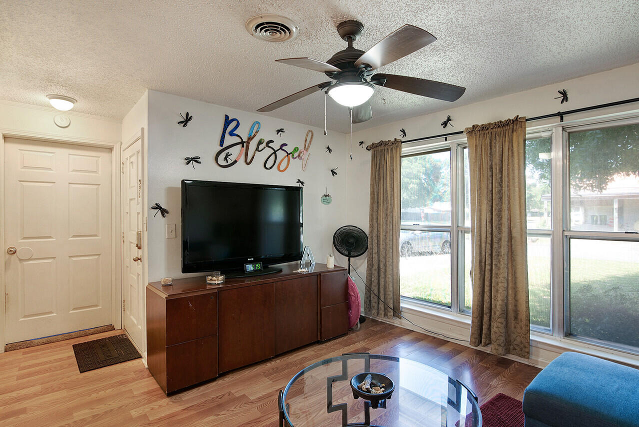 GARNIERS BEACH 6TH - Residential