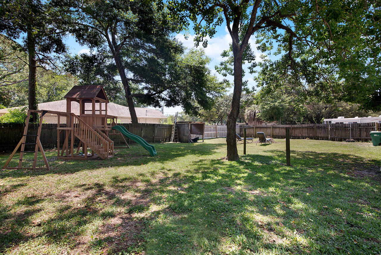 GARNIERS BEACH 6TH - Residential