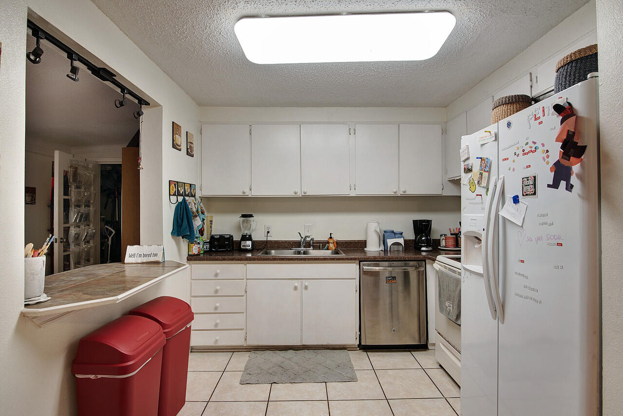 GARNIERS BEACH 6TH - Residential