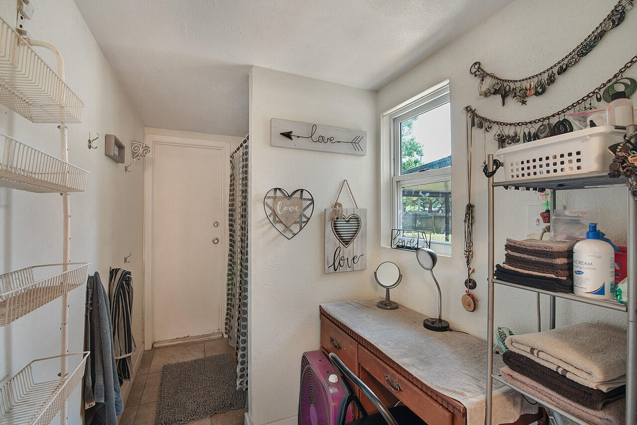 GARNIERS BEACH 6TH - Residential