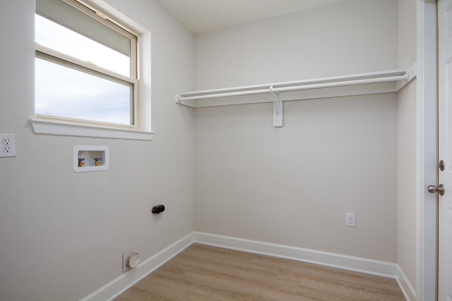 FOX DEN VILLAGES PHASE II LOT5 BLK C AS DES IN OR 3583 PG 750 LESS ALL MINERAL RIGHTS - Residential