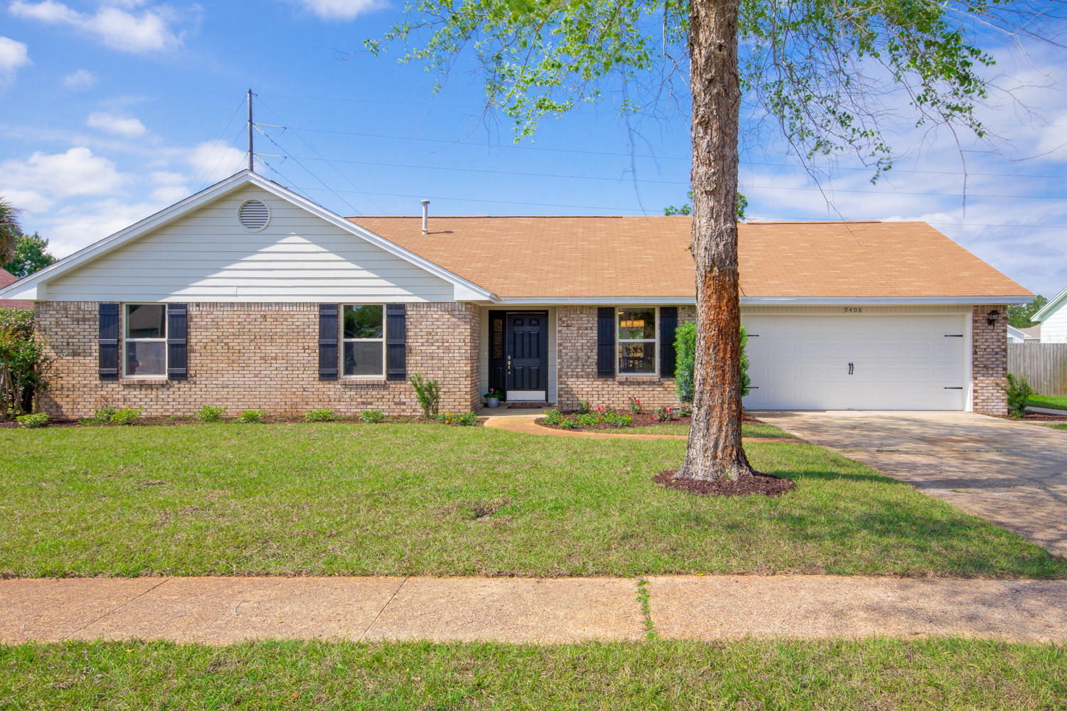 FOX DEN VILLAGES PHASE II LOT5 BLK C AS DES IN OR 3583 PG 750 LESS ALL MINERAL RIGHTS - Residential