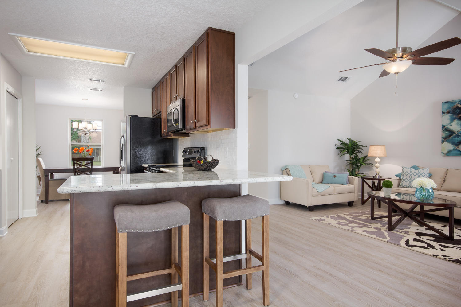 FOX DEN VILLAGES PHASE II LOT5 BLK C AS DES IN OR 3583 PG 750 LESS ALL MINERAL RIGHTS - Residential