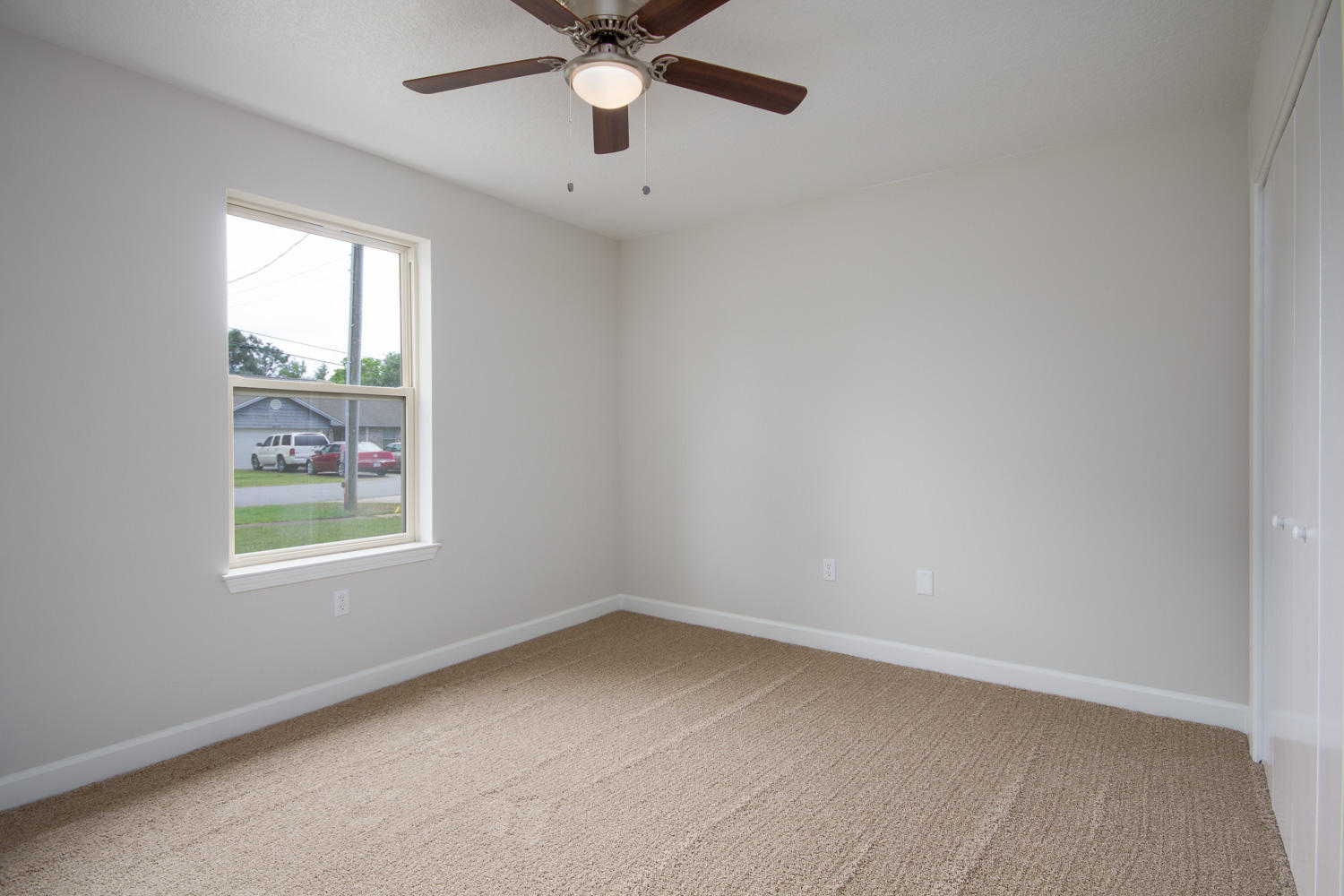 FOX DEN VILLAGES PHASE II LOT5 BLK C AS DES IN OR 3583 PG 750 LESS ALL MINERAL RIGHTS - Residential