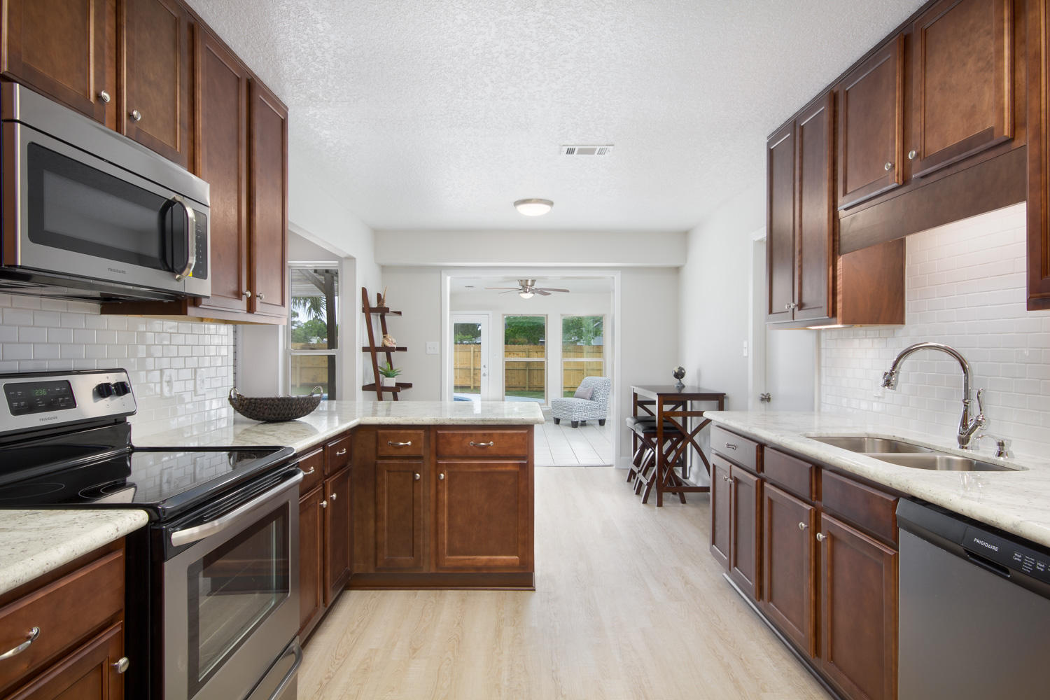 FOX DEN VILLAGES PHASE II LOT5 BLK C AS DES IN OR 3583 PG 750 LESS ALL MINERAL RIGHTS - Residential