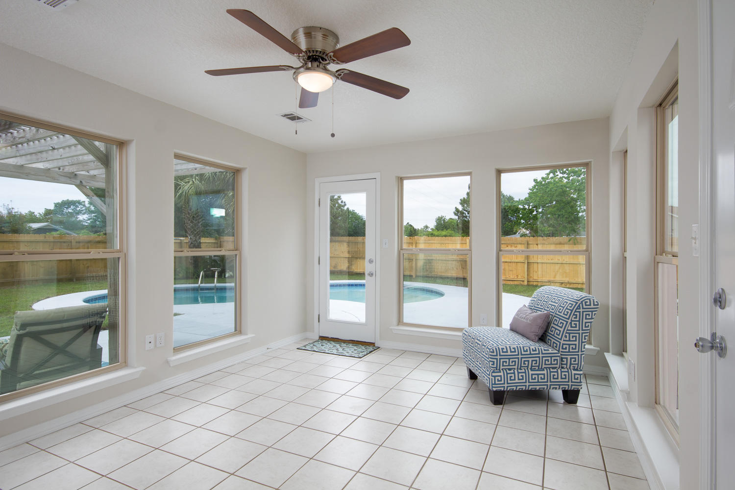 FOX DEN VILLAGES PHASE II LOT5 BLK C AS DES IN OR 3583 PG 750 LESS ALL MINERAL RIGHTS - Residential