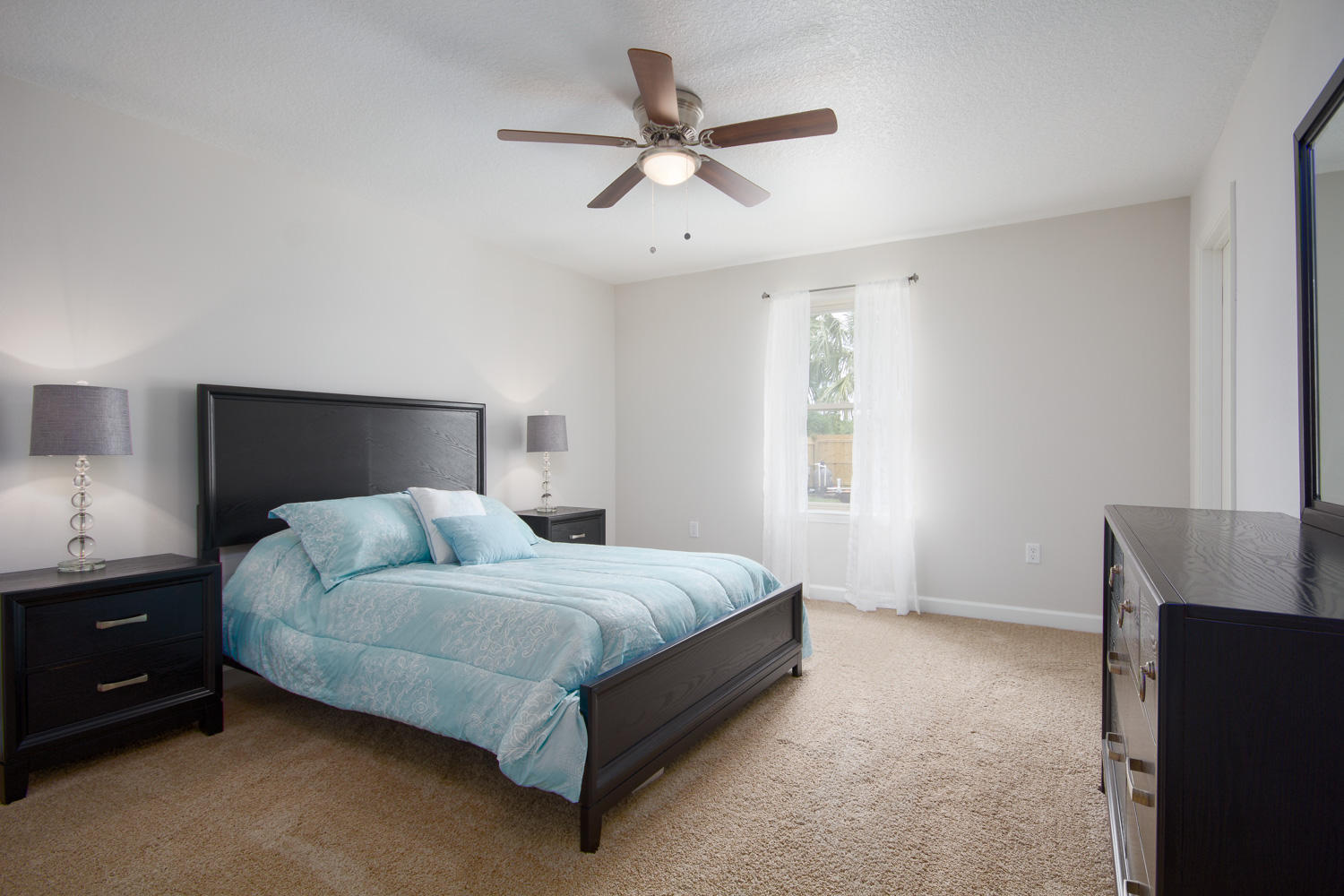 FOX DEN VILLAGES PHASE II LOT5 BLK C AS DES IN OR 3583 PG 750 LESS ALL MINERAL RIGHTS - Residential