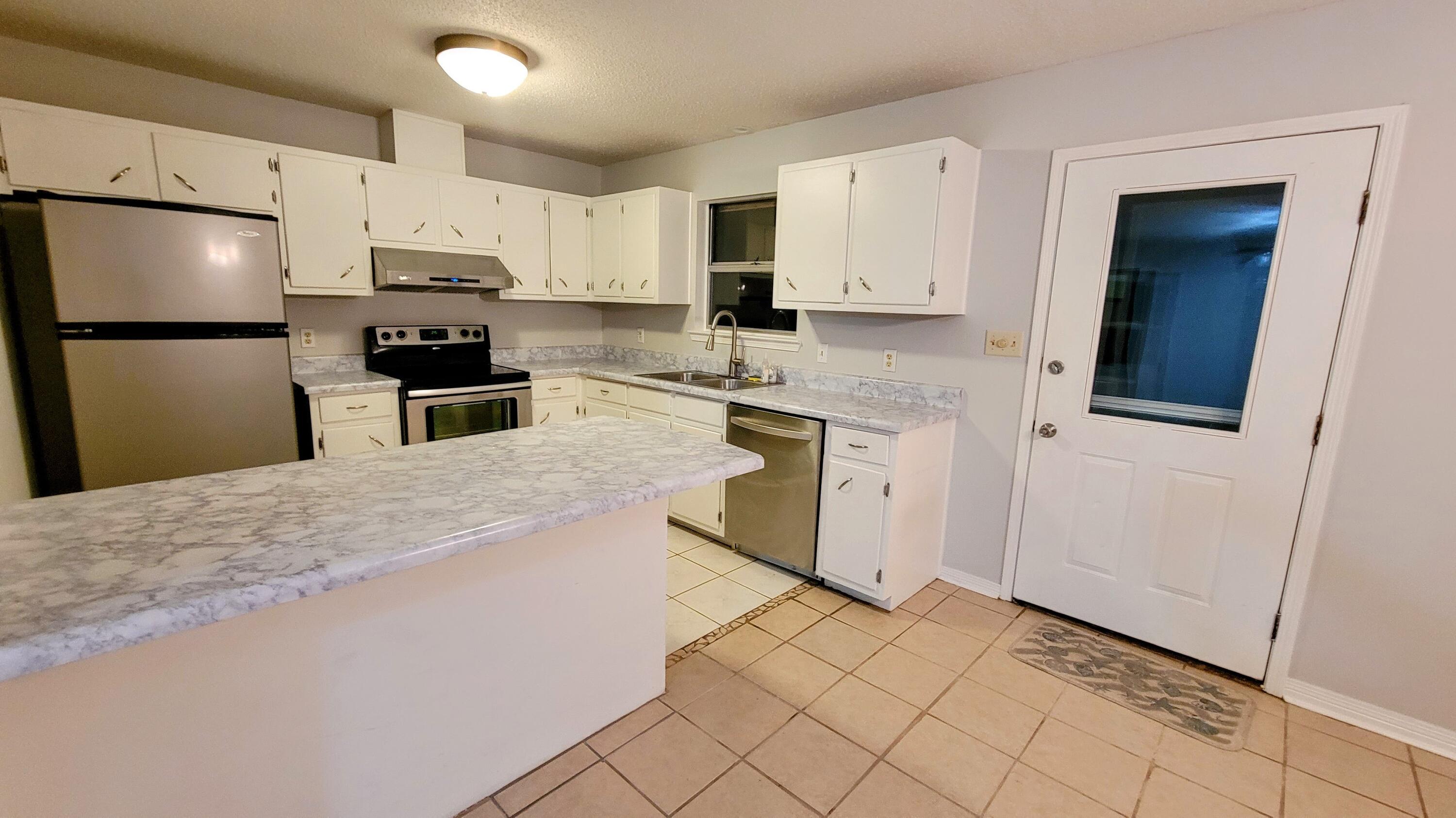 SANTA ROSA SHORES 3RD ADDN - Residential