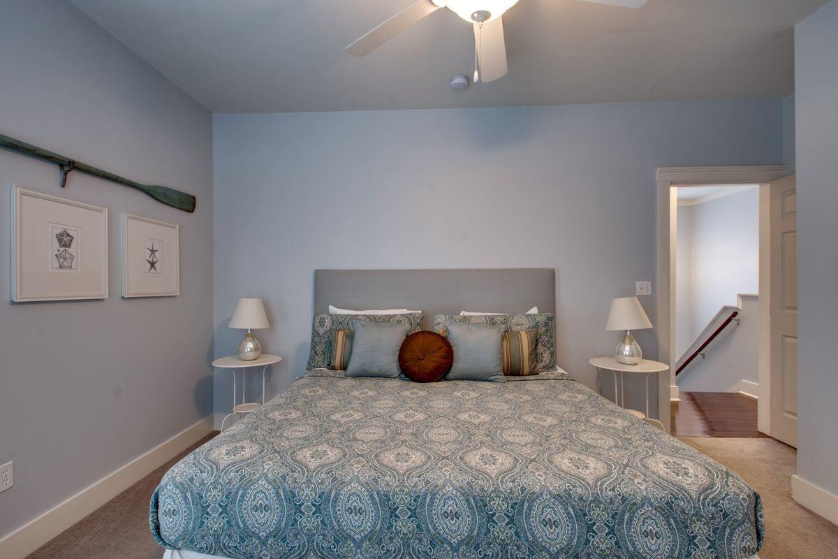 COTTAGES AT EASTERN LAKE - Residential