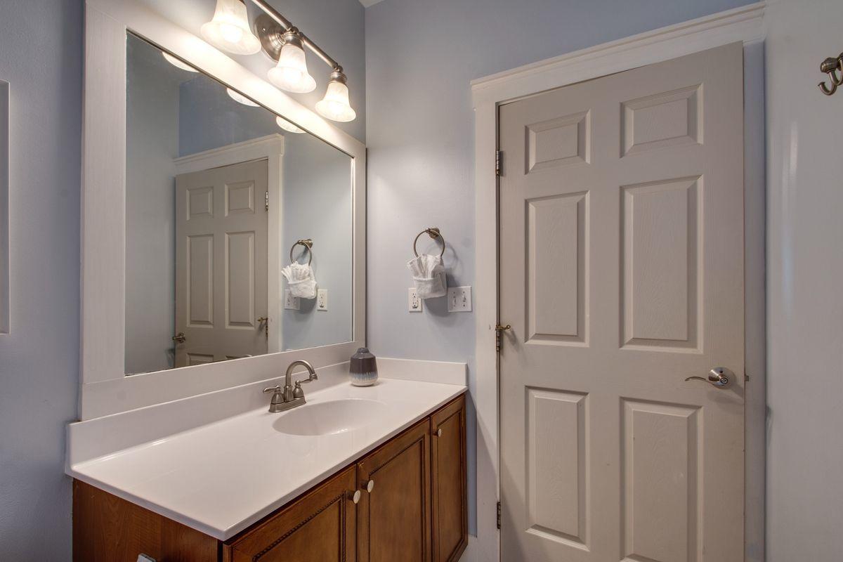 COTTAGES AT EASTERN LAKE - Residential