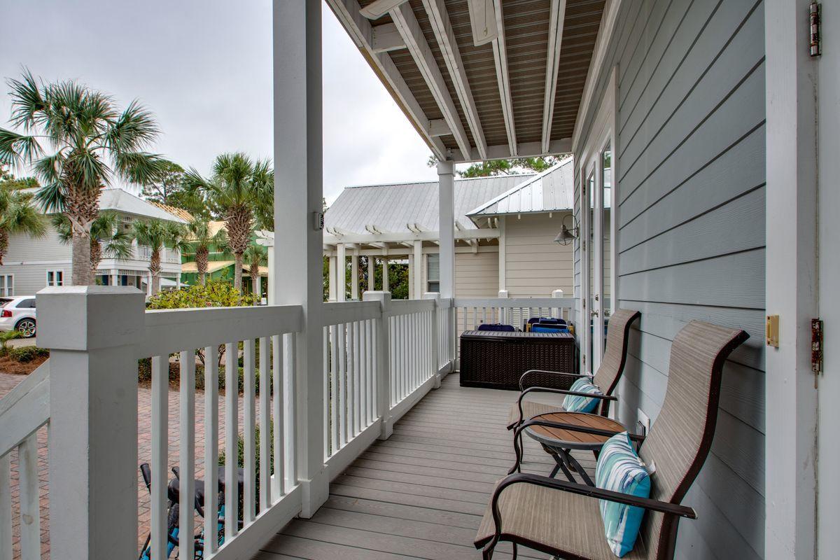 COTTAGES AT EASTERN LAKE - Residential