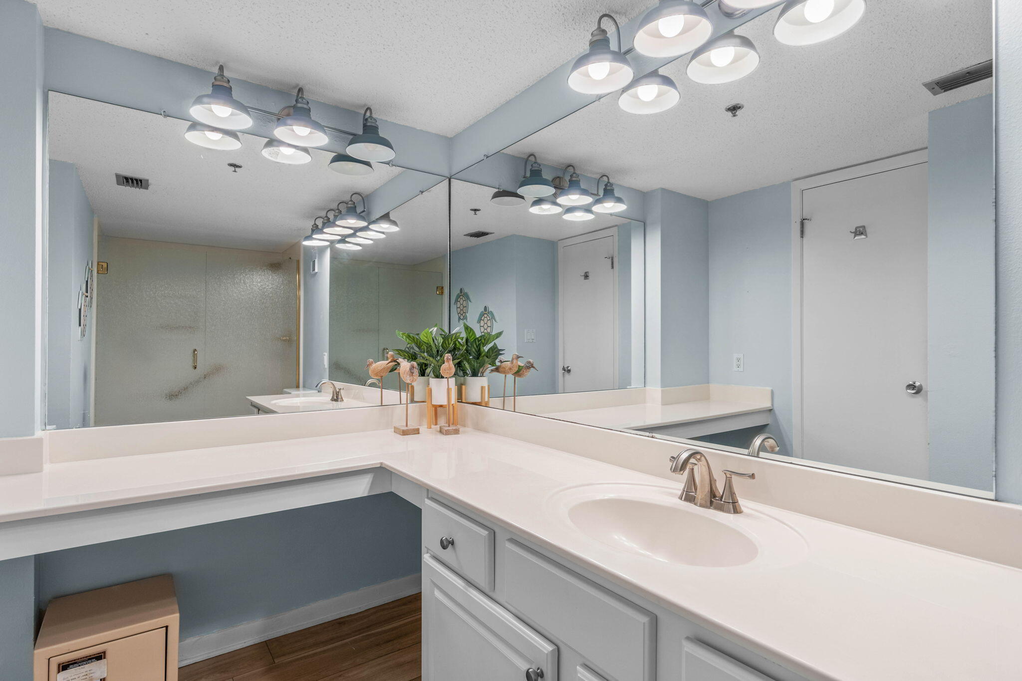 ISLANDER CONDO PH 2 - Residential