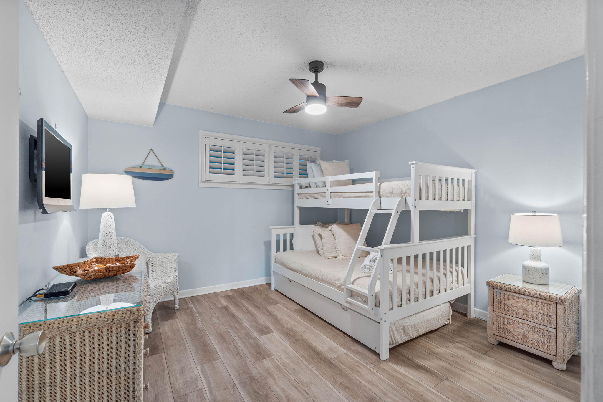 ISLANDER CONDO PH 2 - Residential