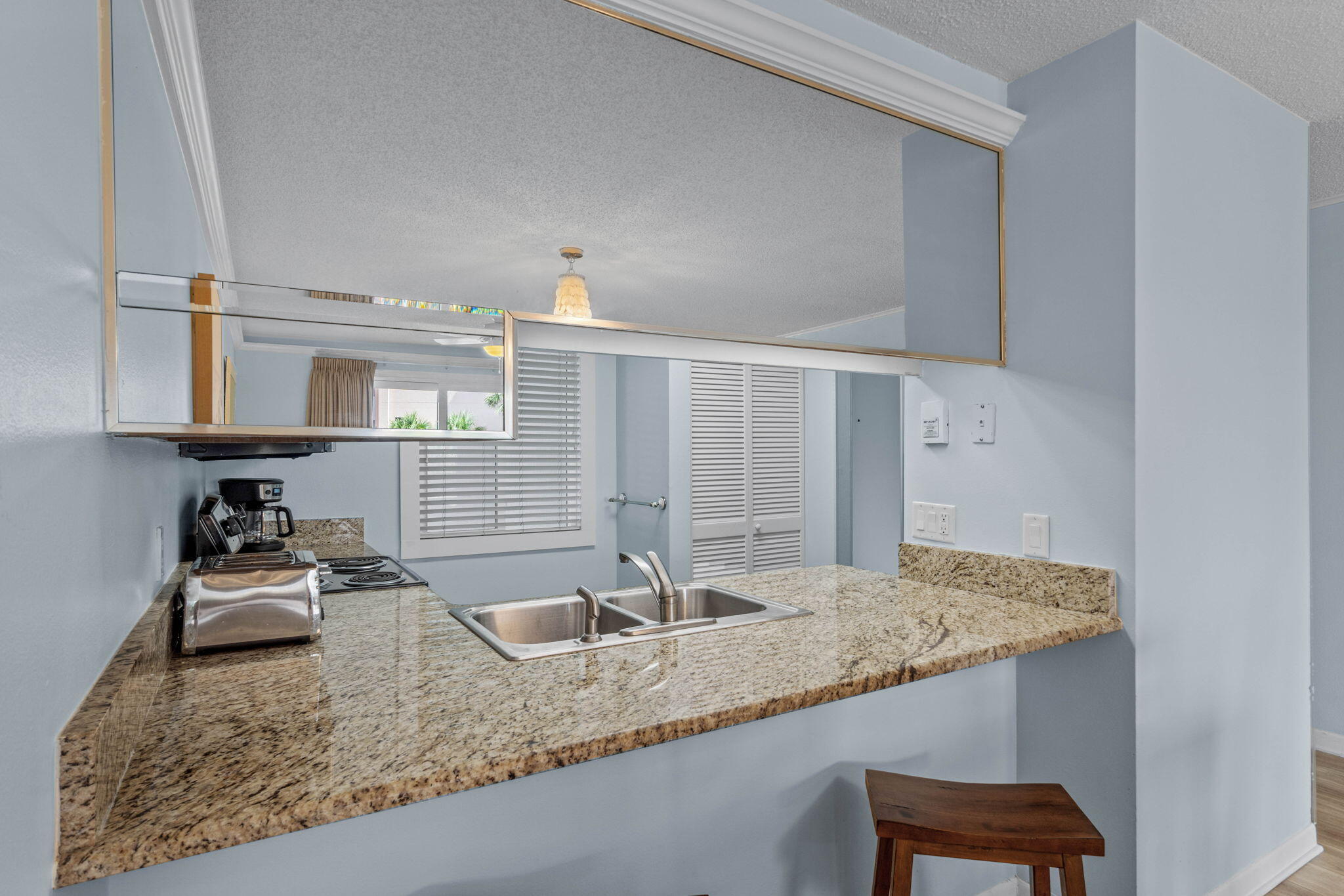 ISLANDER CONDO PH 2 - Residential