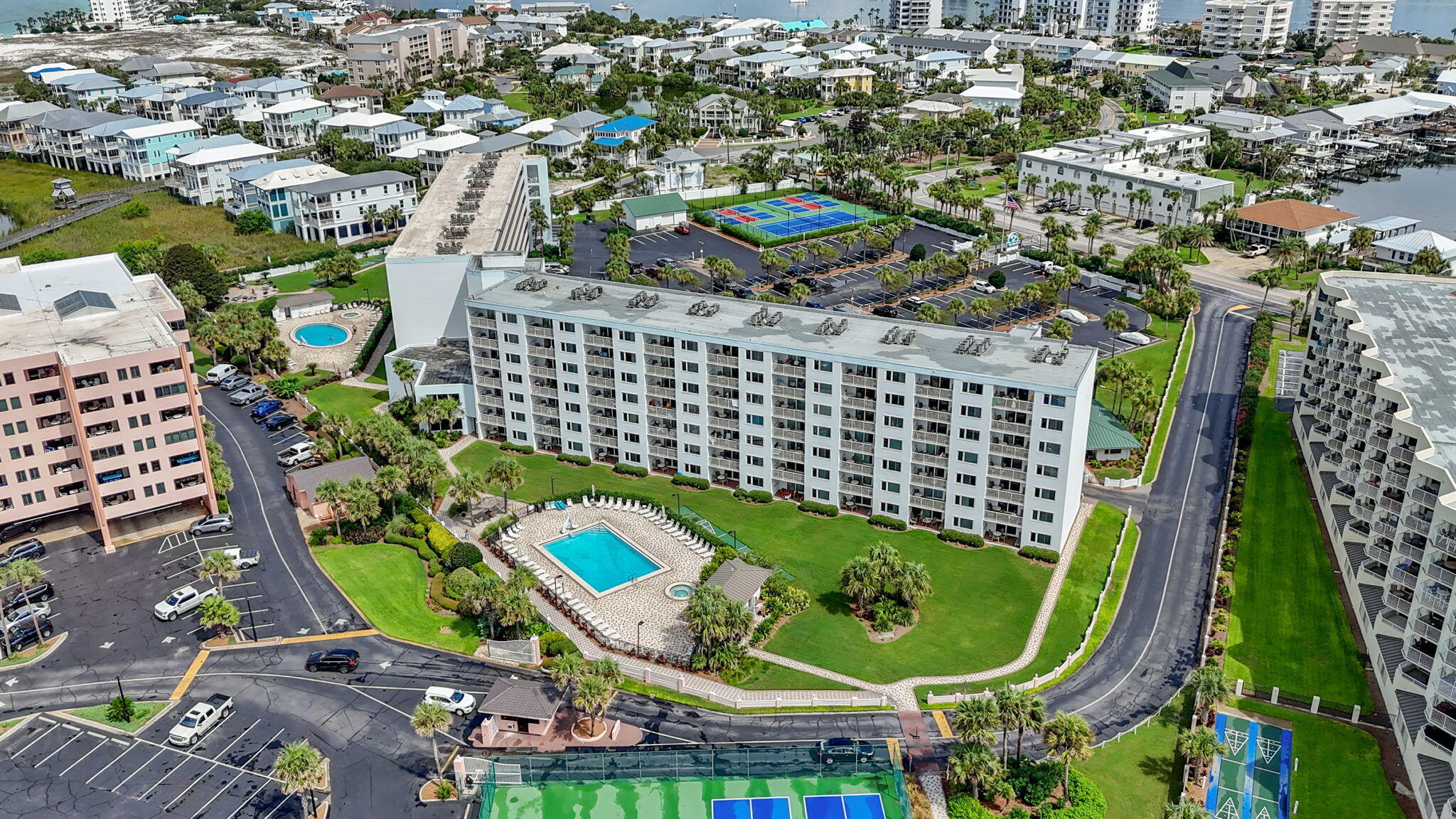 ISLANDER CONDO PH 2 - Residential