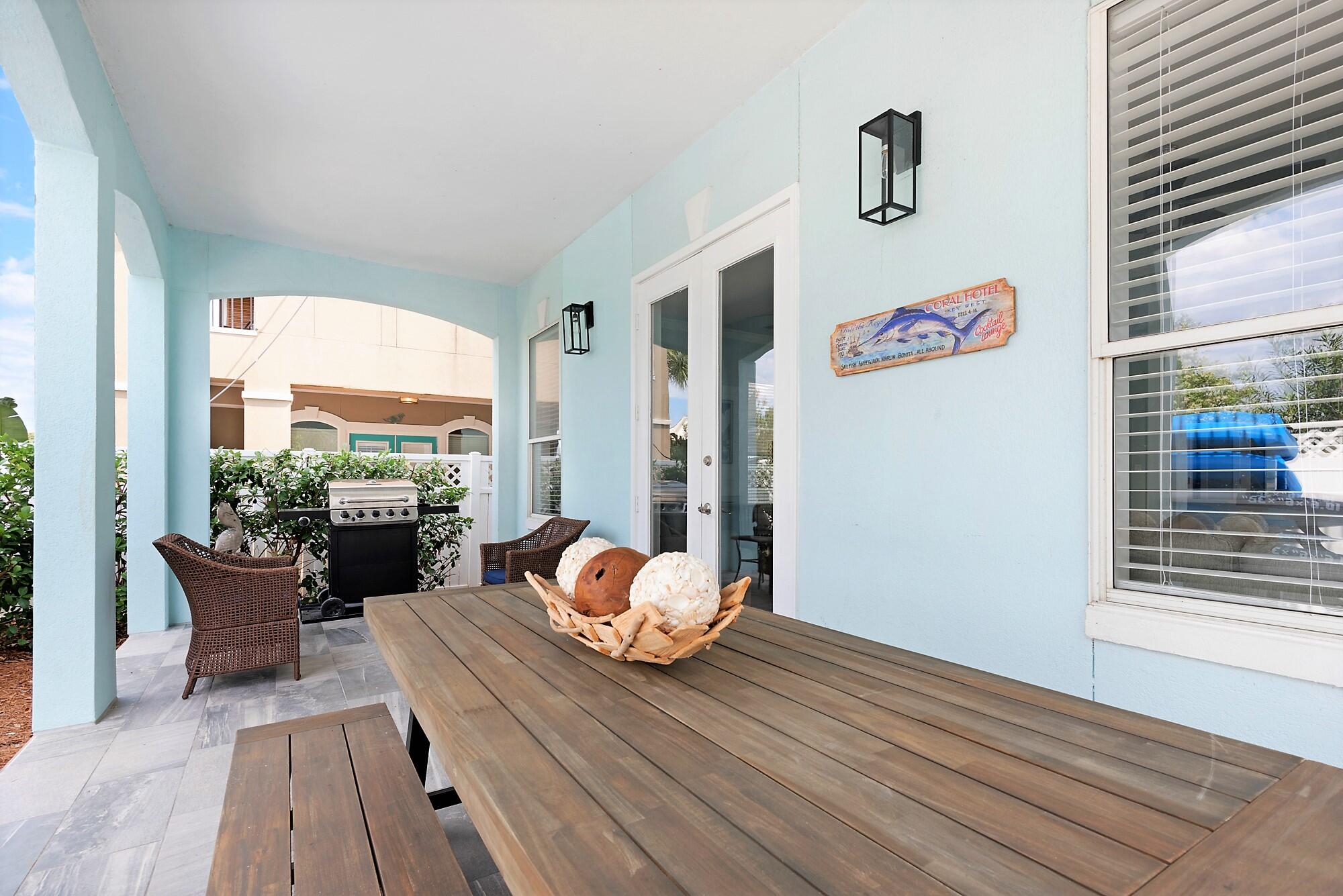 EMERALD WATERS VILLAGE - Residential