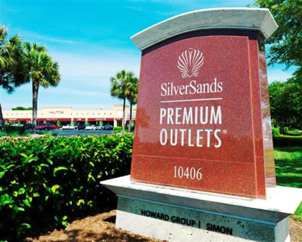 EMERALD WATERS VILLAGE - Residential