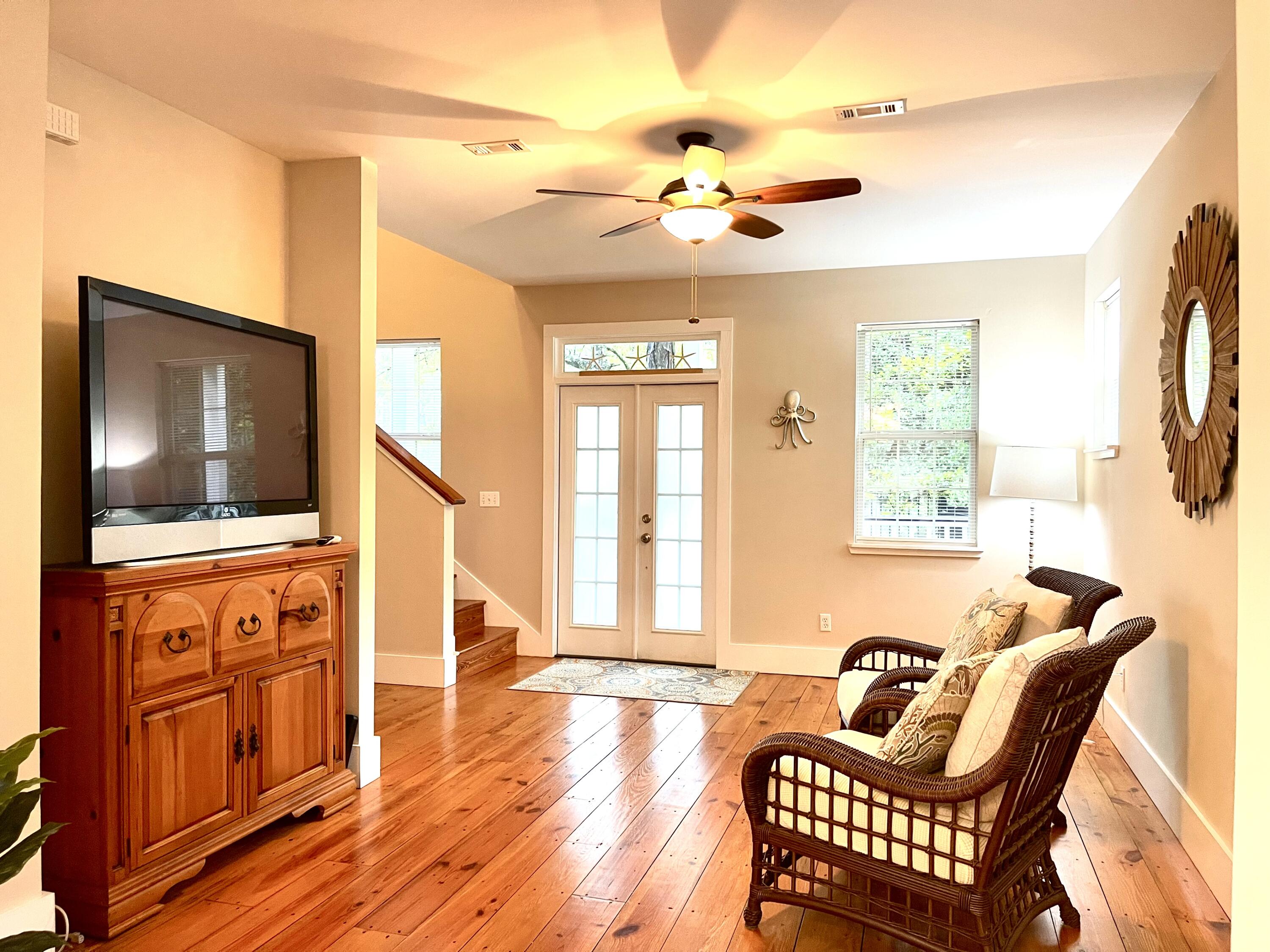 TOWN OF SANTA ROSA - Residential