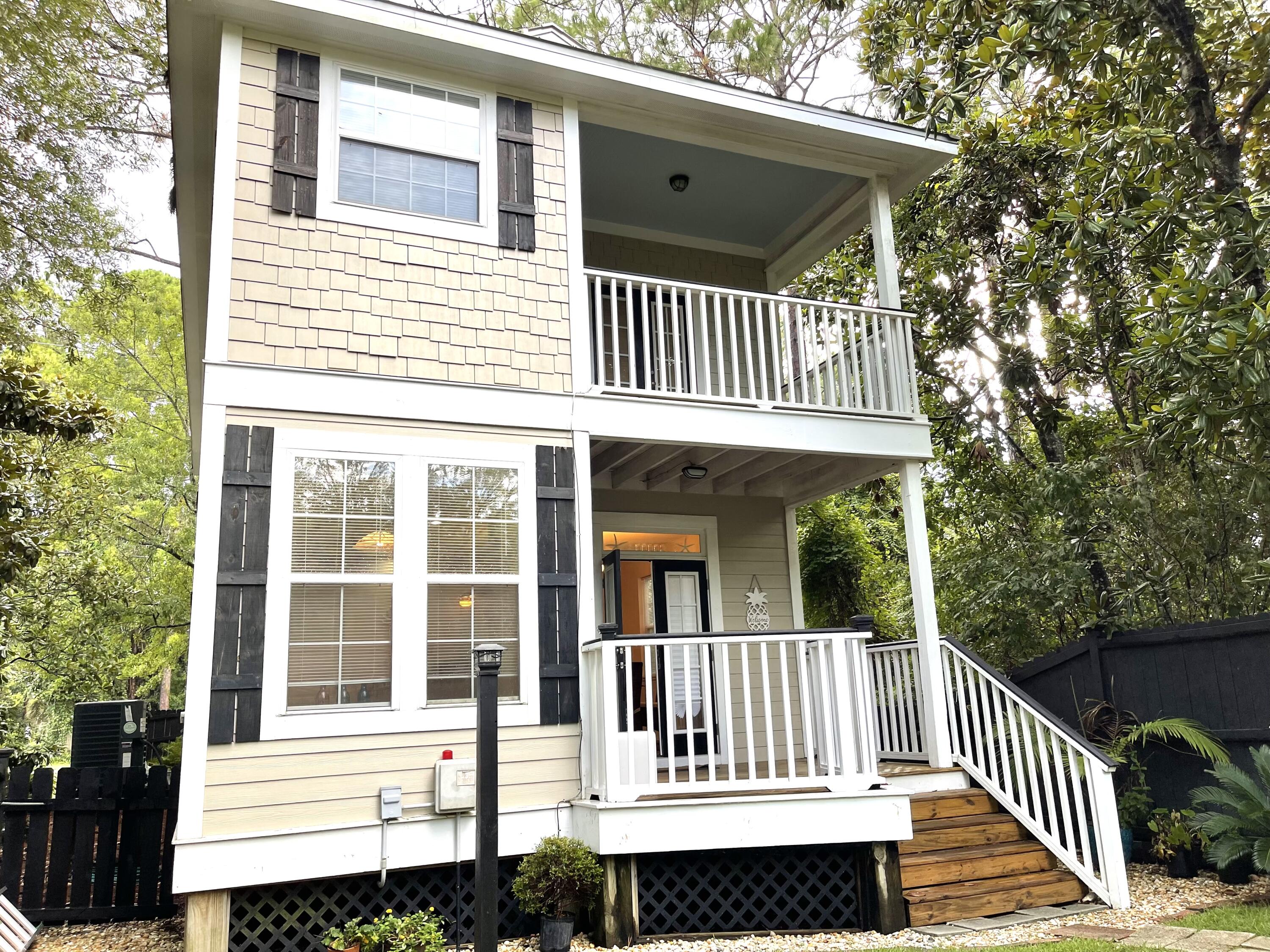 TOWN OF SANTA ROSA - Residential