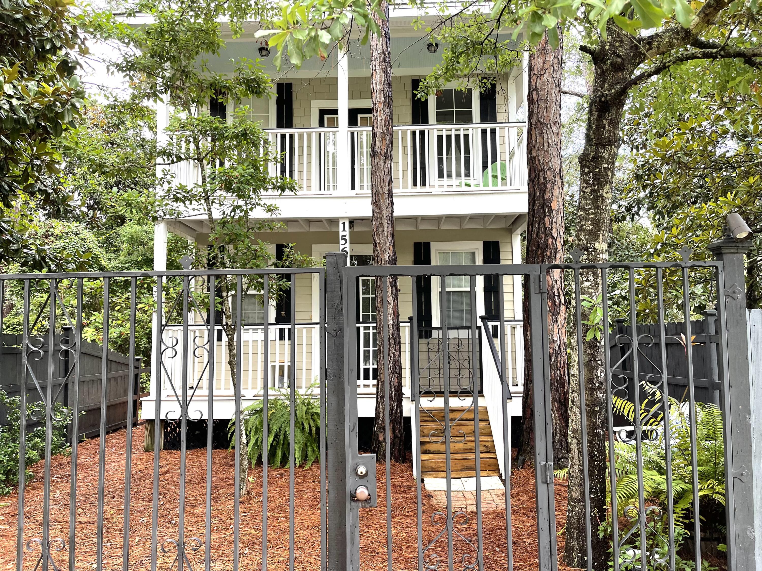 TOWN OF SANTA ROSA - Residential