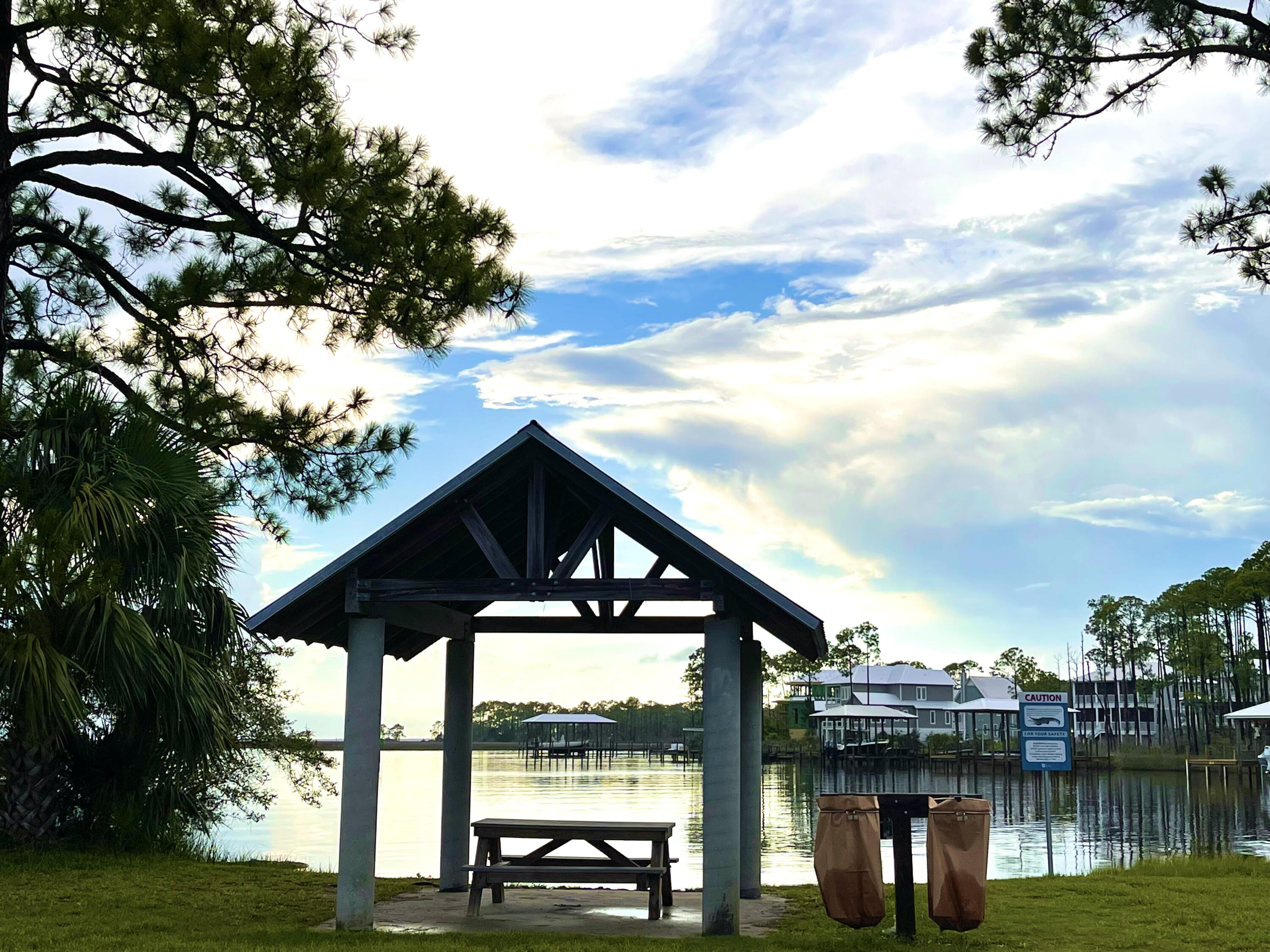 TOWN OF SANTA ROSA - Residential