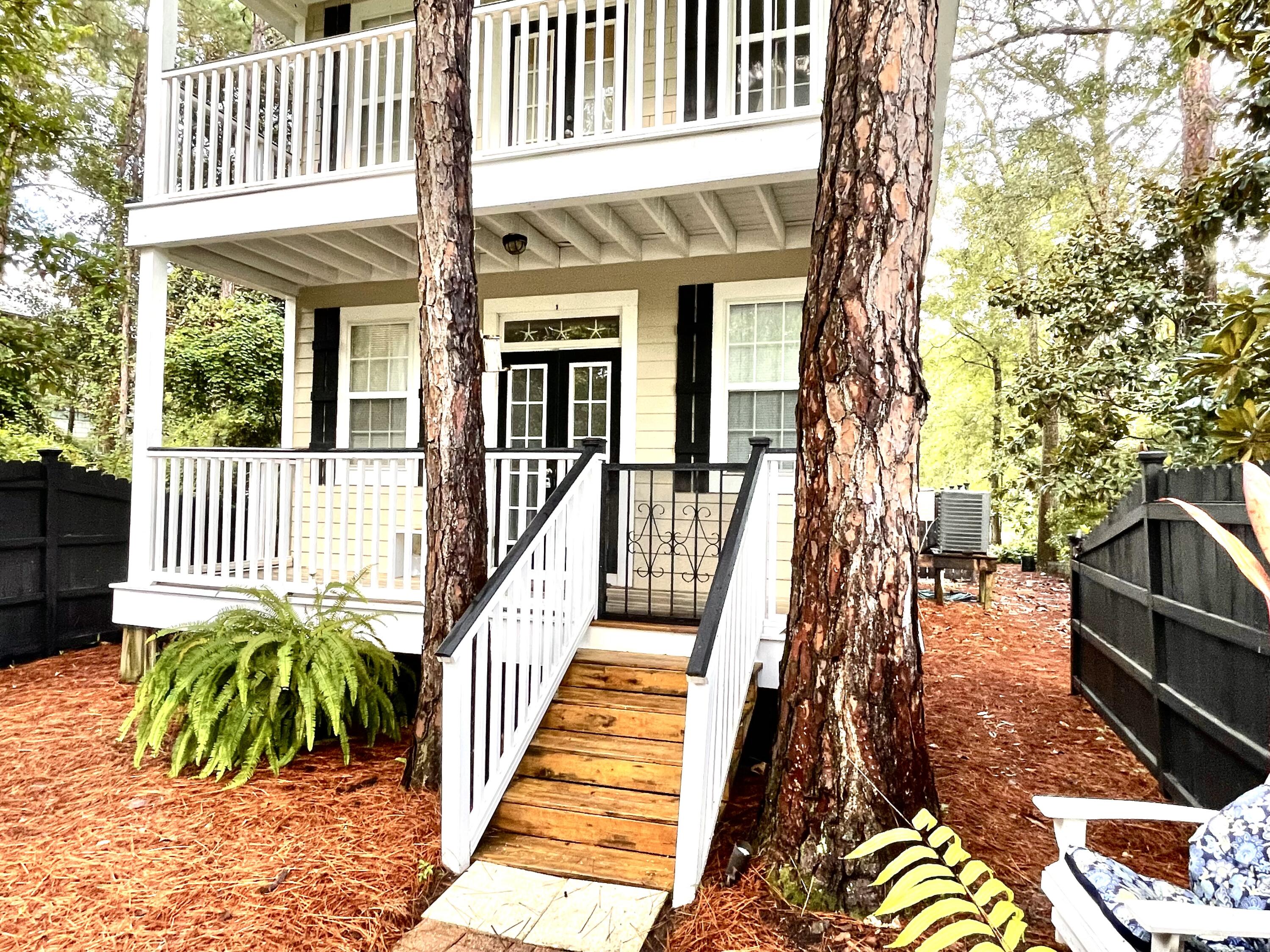 TOWN OF SANTA ROSA - Residential