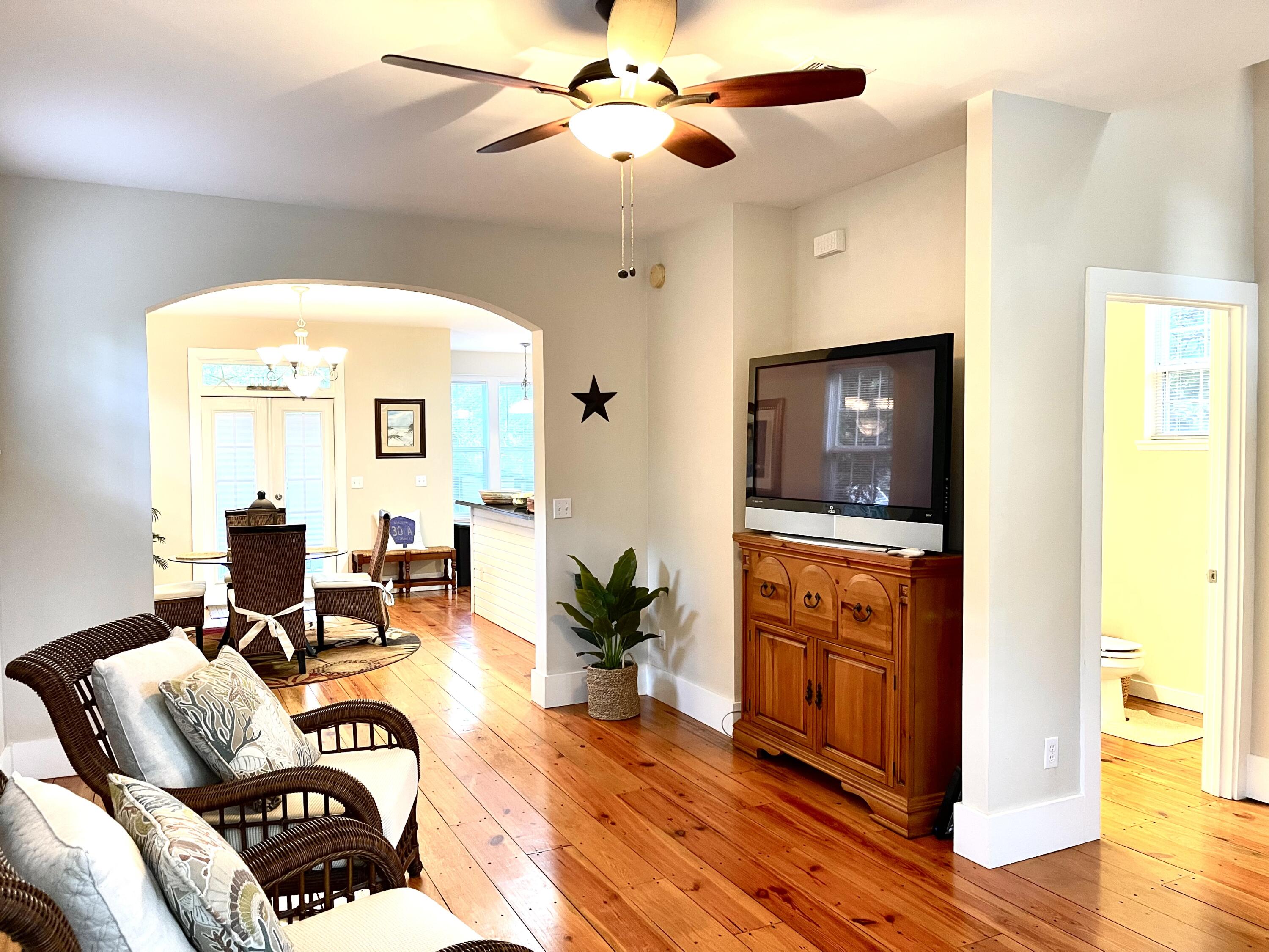 TOWN OF SANTA ROSA - Residential