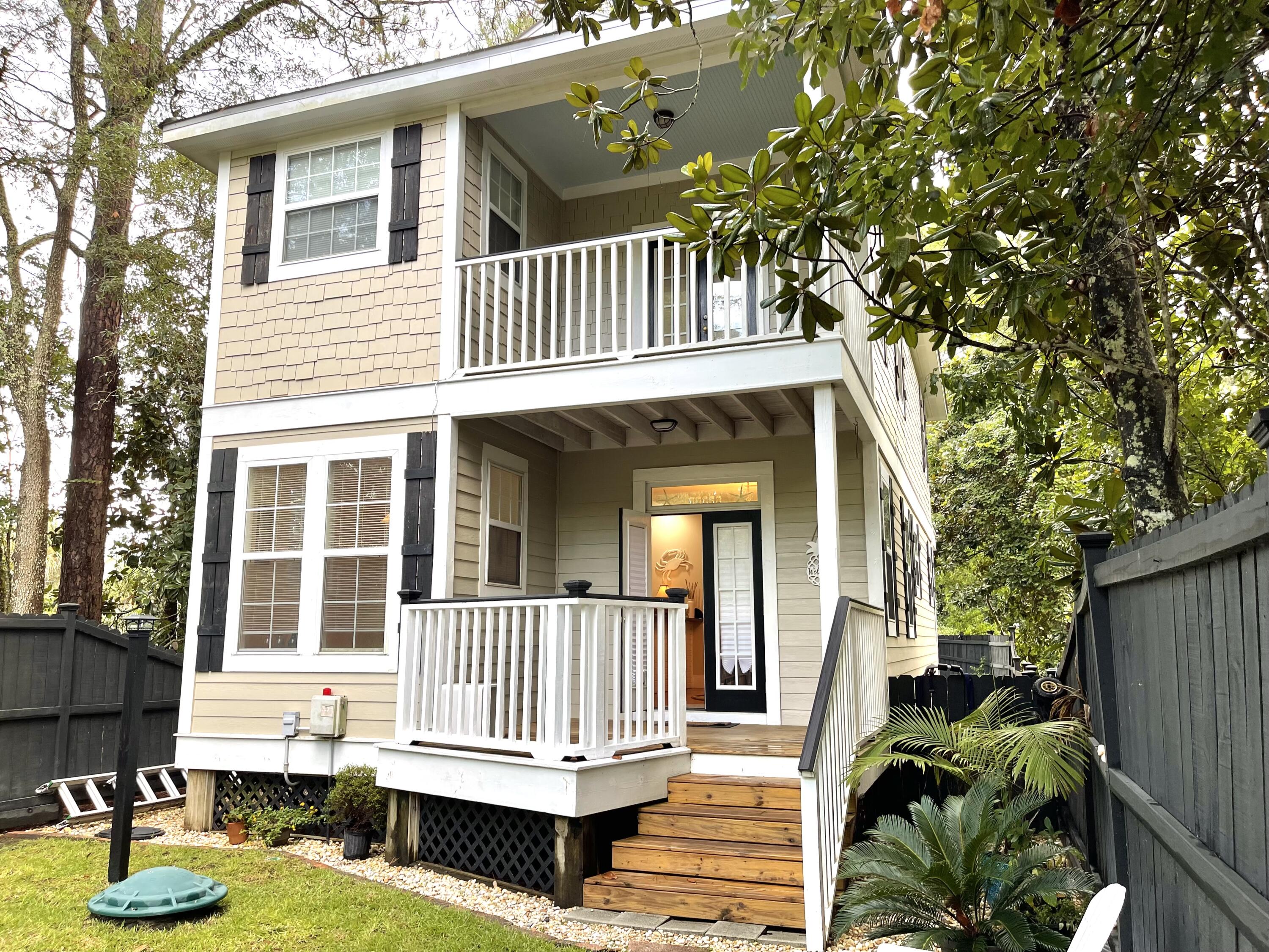 TOWN OF SANTA ROSA - Residential