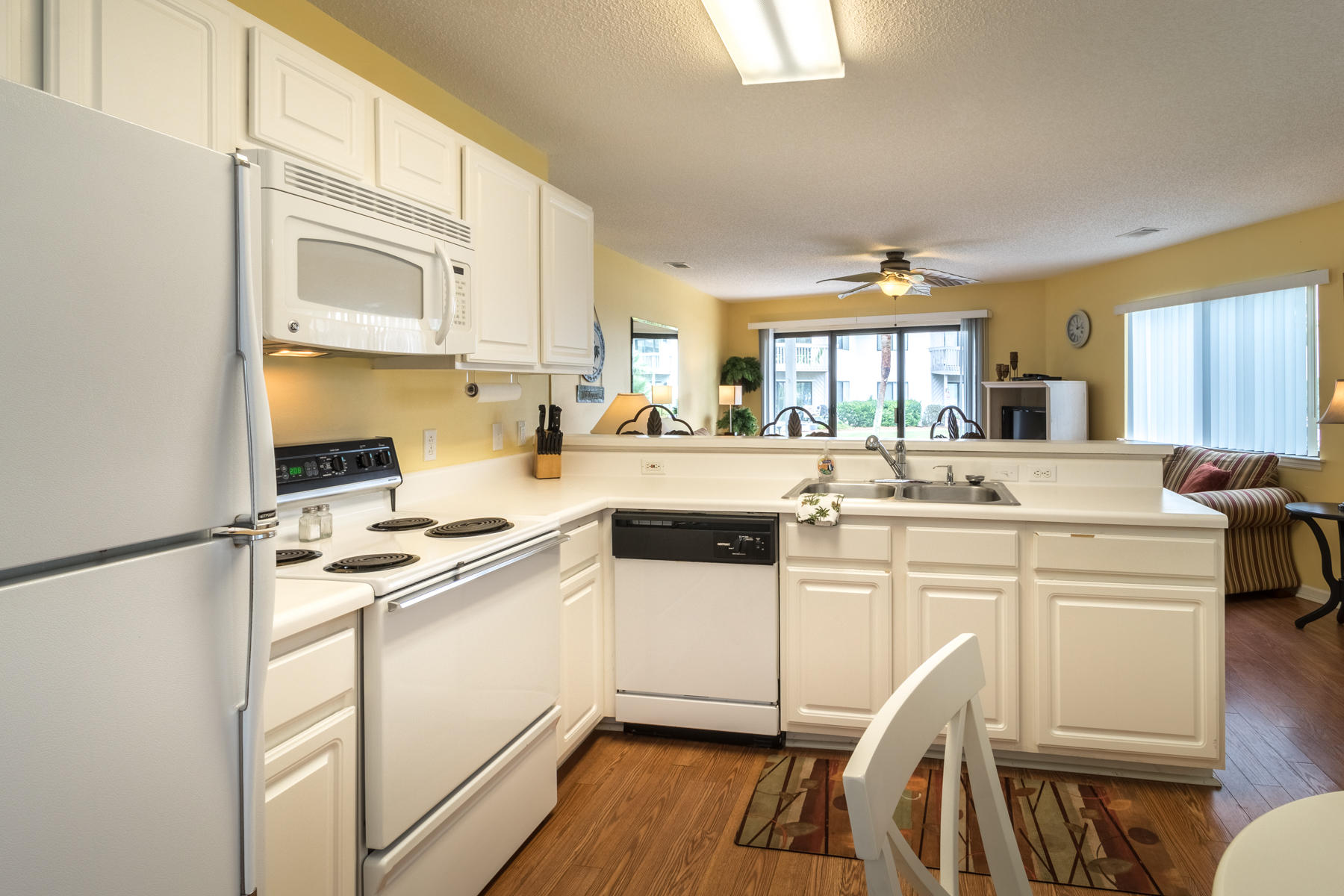 CRYSTAL VILLAGE 2 CONDO PH 3 - Residential