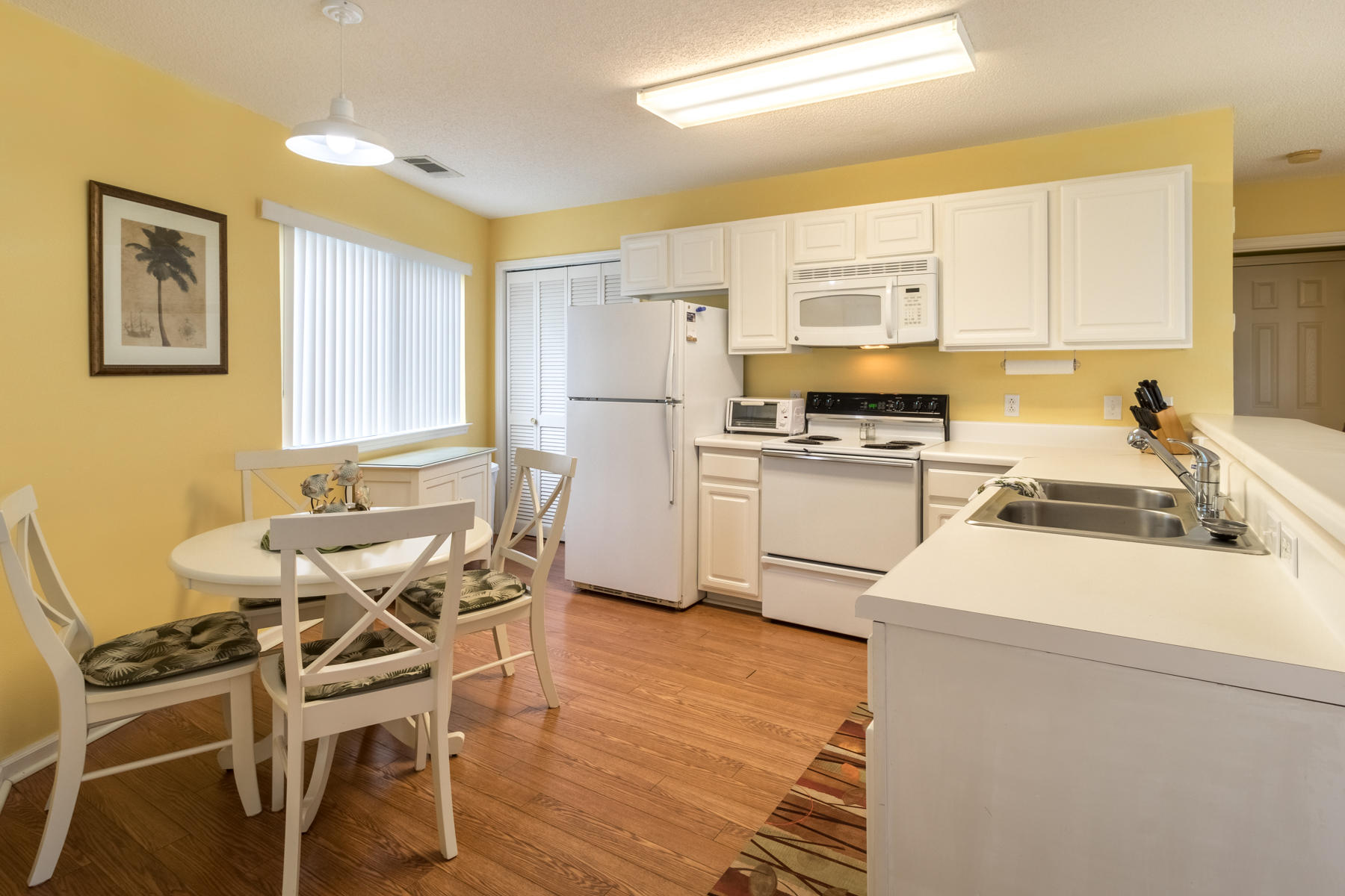 CRYSTAL VILLAGE 2 CONDO PH 3 - Residential