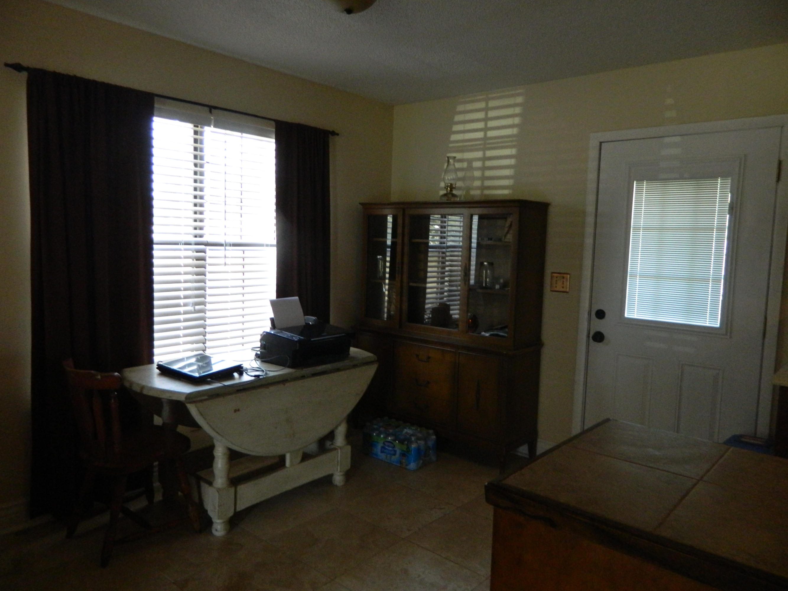 LOT 10 OF UNRECD S/D OF LOT 18OF 3RD ADD TO QUAIL RIDGE ESTATES UNRECD AS RECD IN OR 327-780 DESC AS - Residential