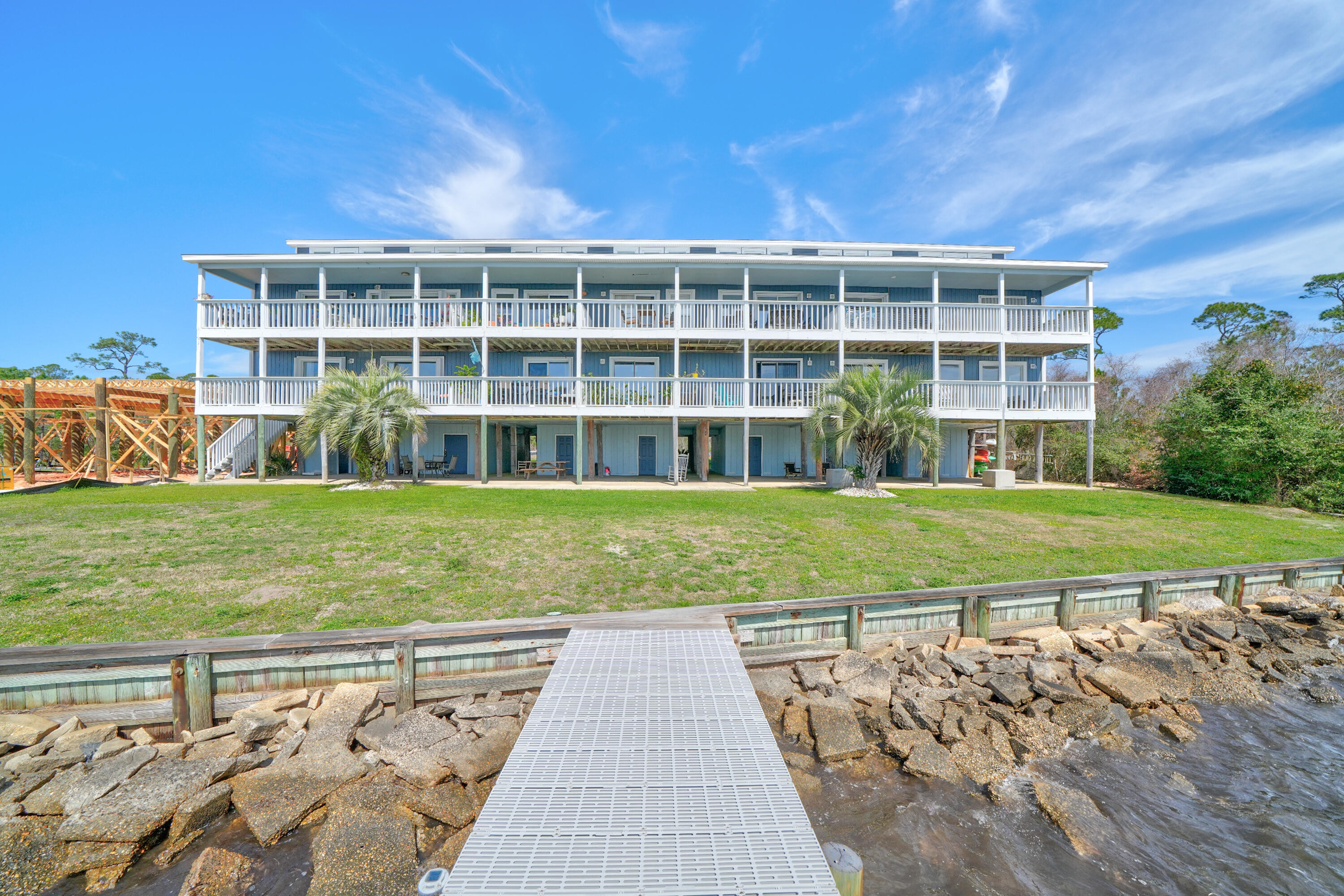 SOUNDWIND CONDO - Residential