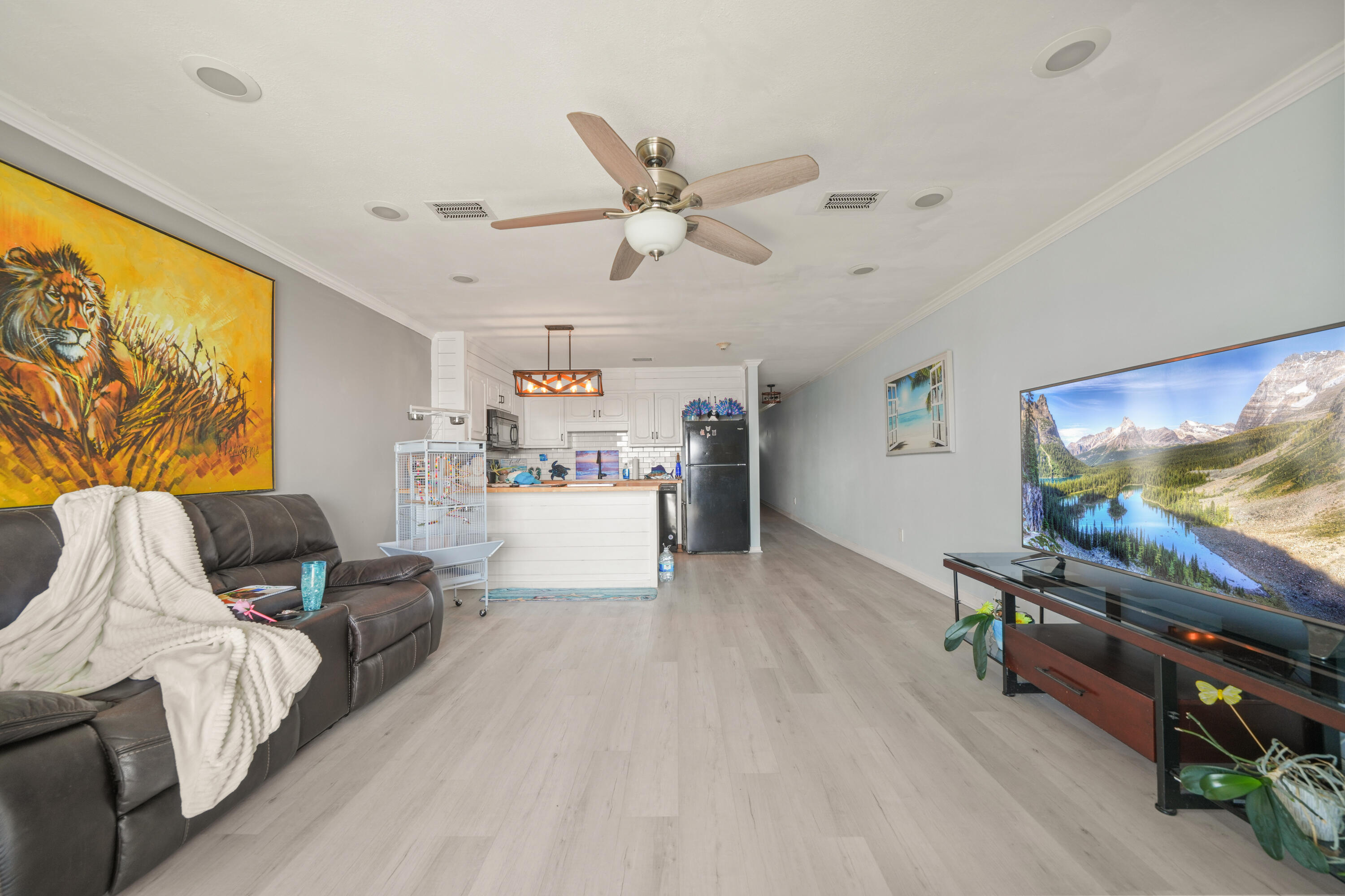 SOUNDWIND CONDO - Residential