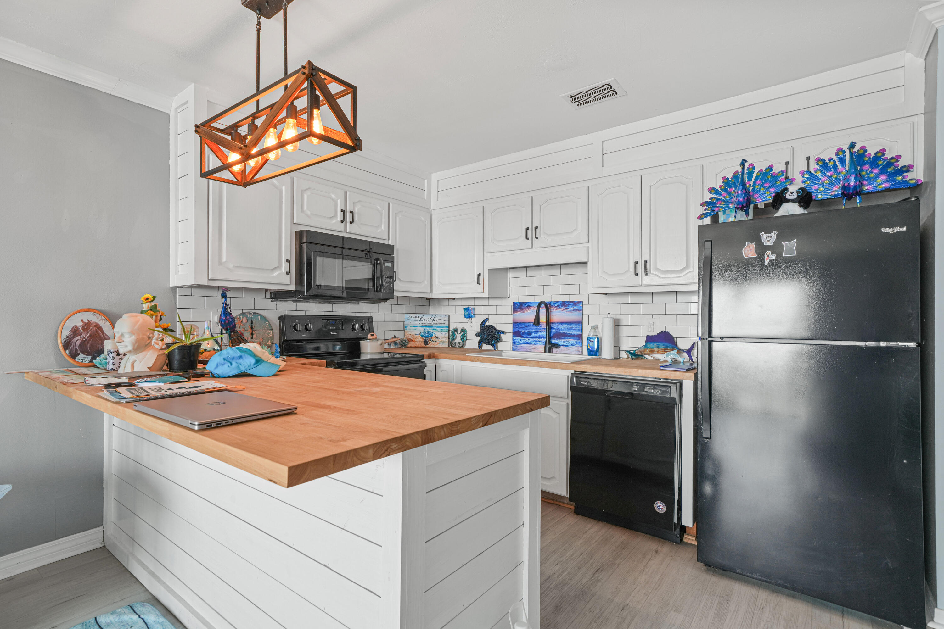 SOUNDWIND CONDO - Residential