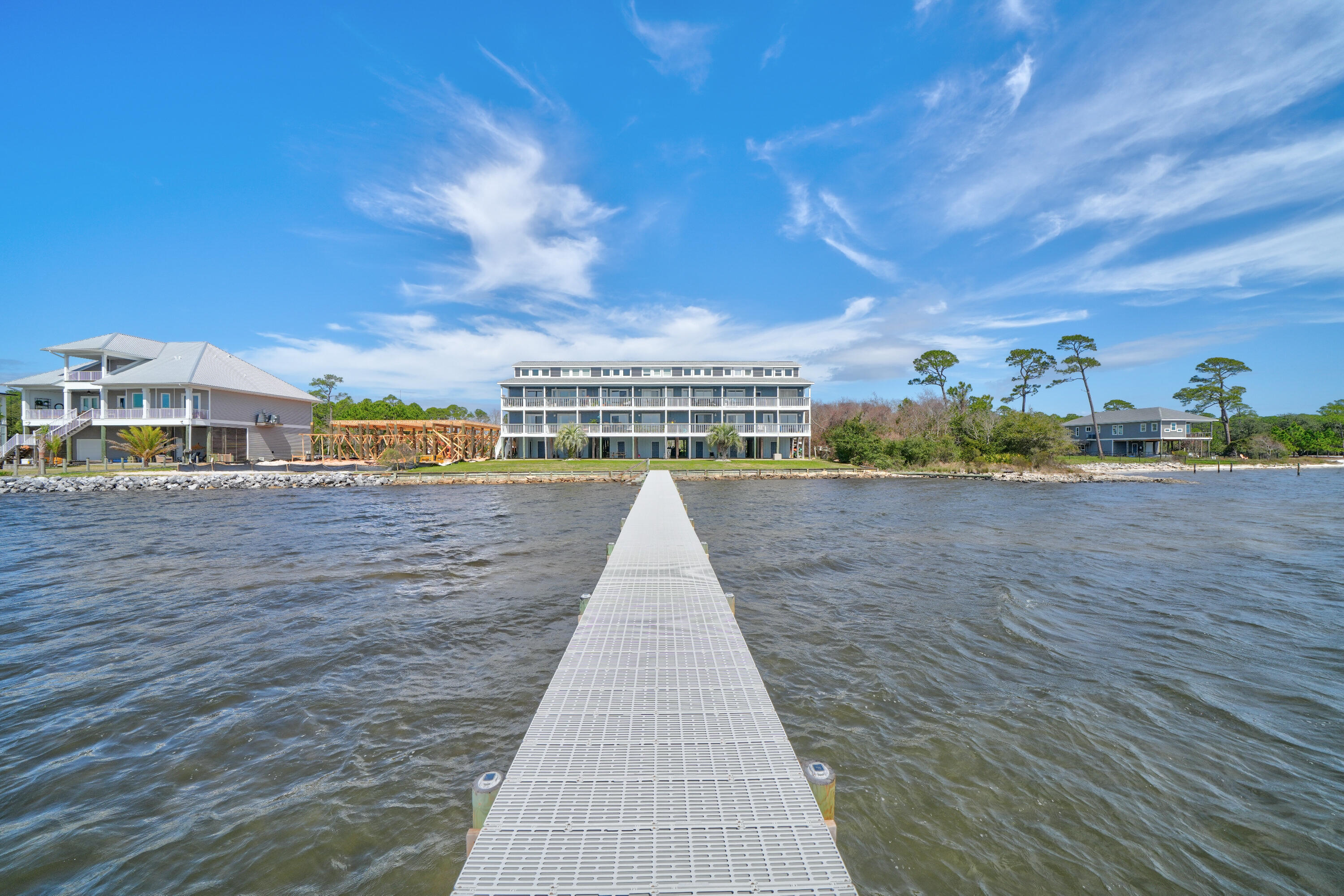 SOUNDWIND CONDO - Residential