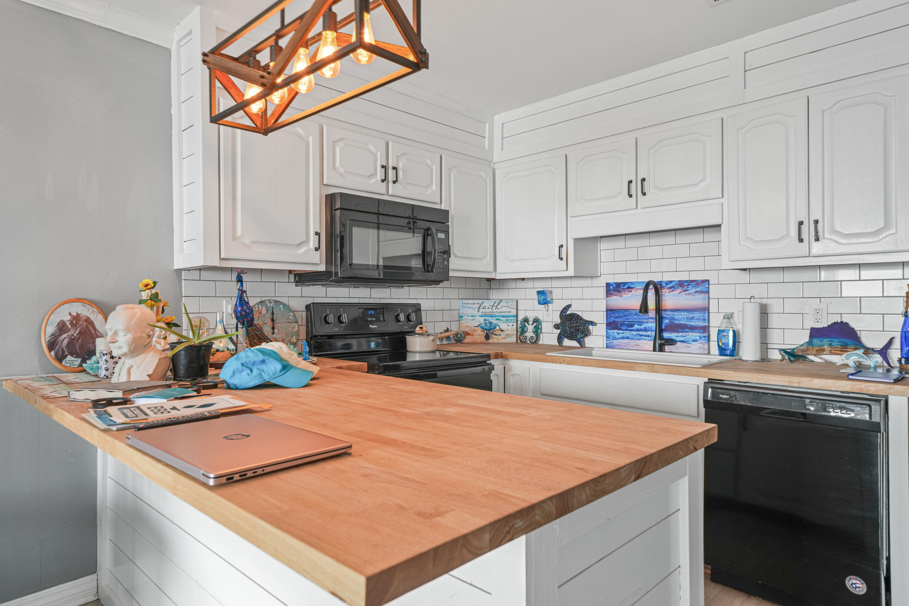 SOUNDWIND CONDO - Residential